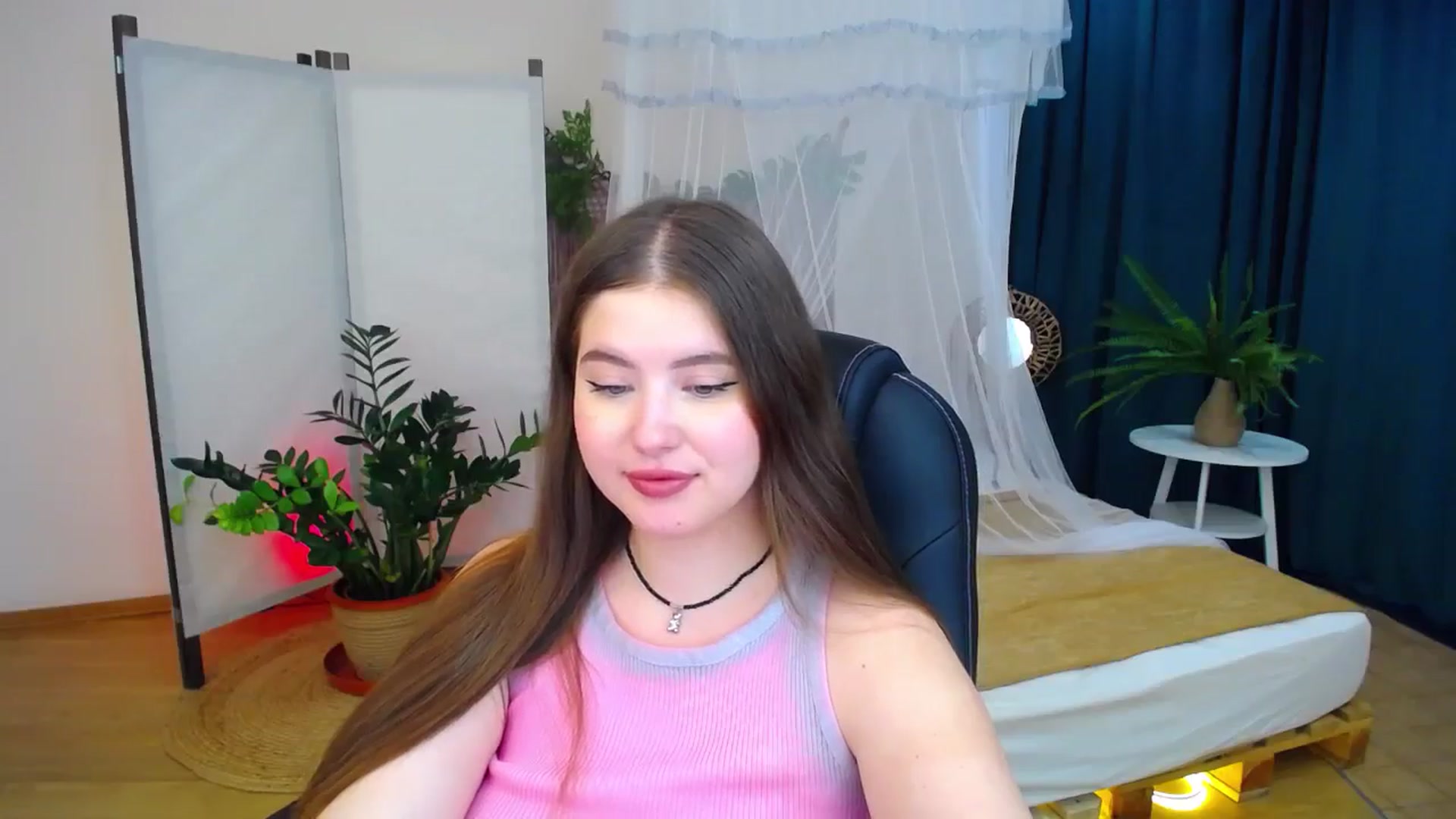 Gallery image thumbnail from AdmireMyEyes's myfreecams stream on, 08/27/2024, 08:58 image 10 of 20