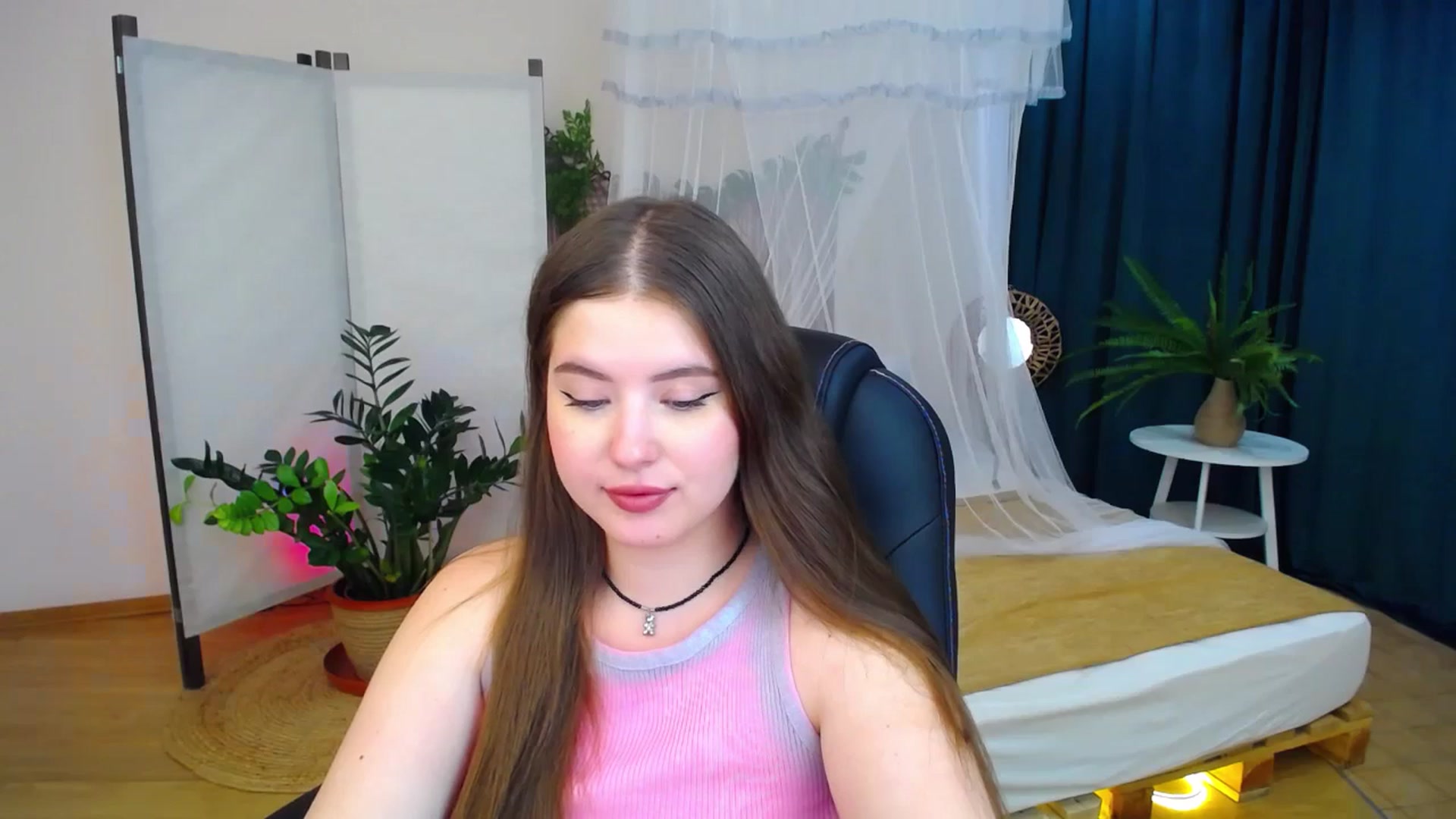 Gallery image thumbnail from AdmireMyEyes's myfreecams stream on, 08/27/2024, 08:58 image 6 of 20