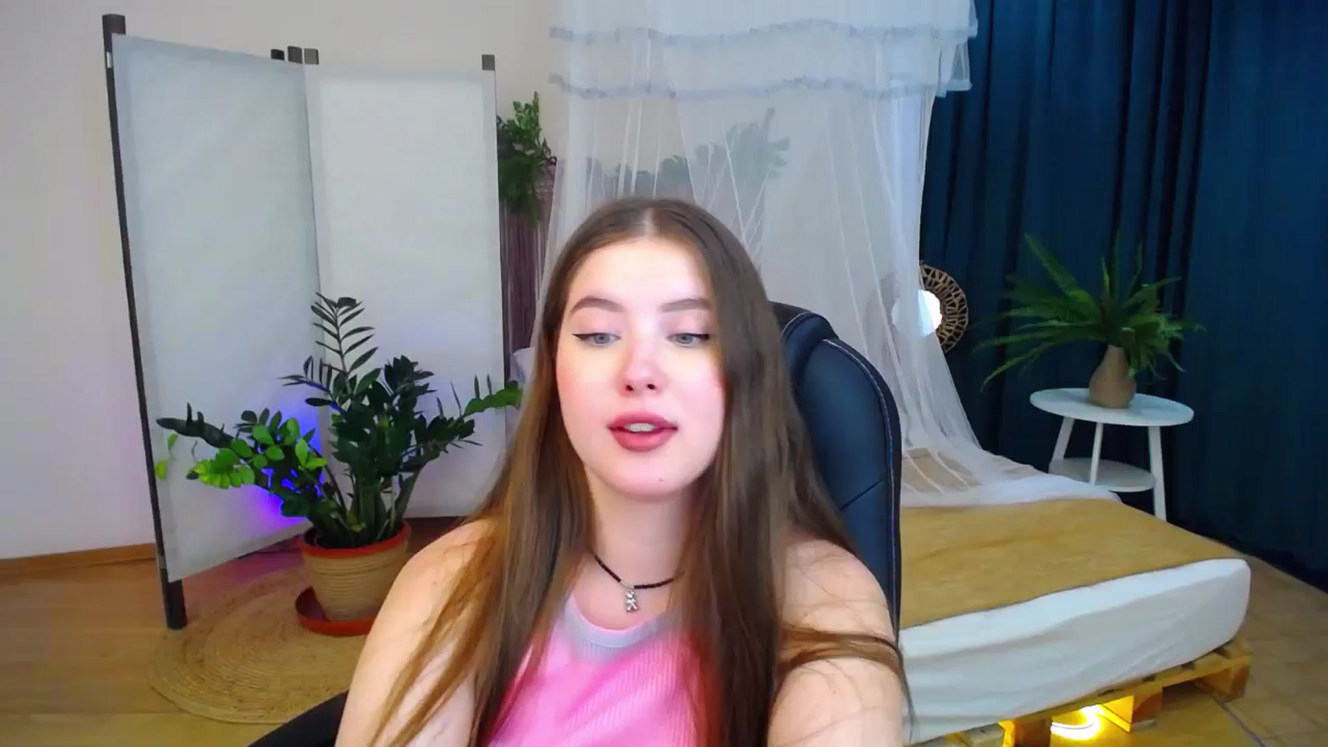 Gallery image thumbnail from AdmireMyEyes's myfreecams stream on, 08/27/2024, 09:18 image 1 of 20