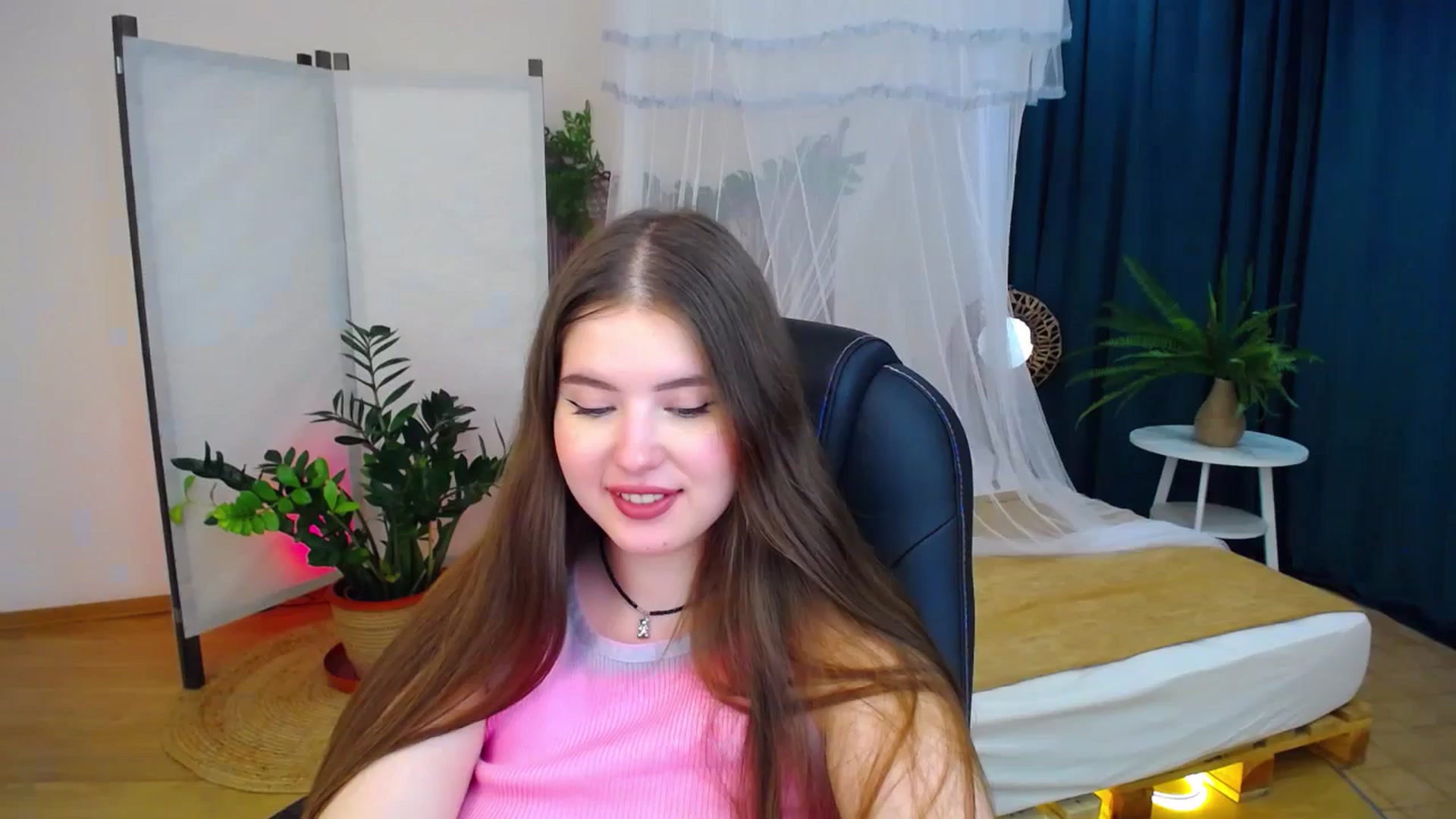 Gallery image thumbnail from AdmireMyEyes's myfreecams stream on, 08/27/2024, 09:18 image 3 of 20