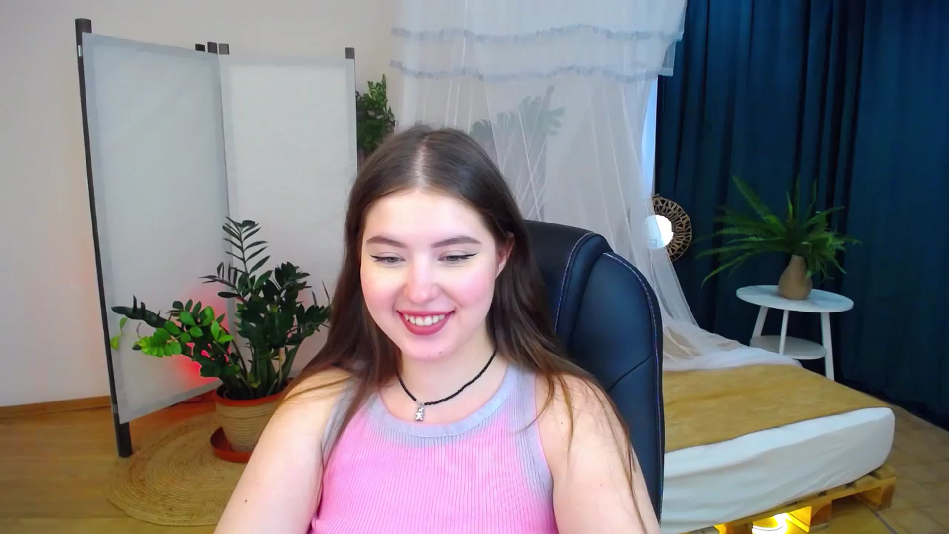 Gallery image thumbnail from AdmireMyEyes's myfreecams stream on, 08/27/2024, 09:46 image 20 of 20