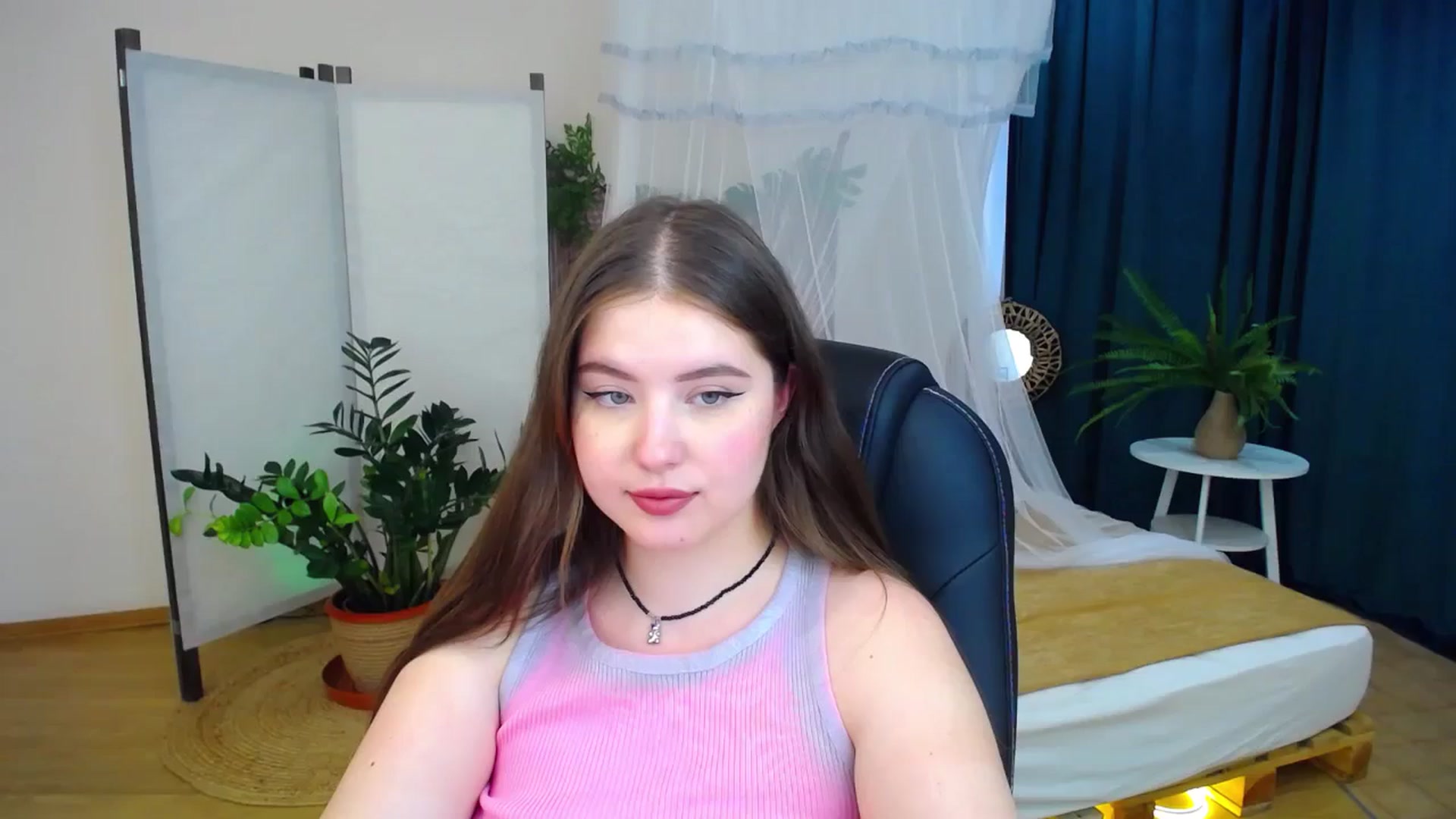 Gallery image thumbnail from AdmireMyEyes's myfreecams stream on, 08/27/2024, 09:46 image 6 of 20