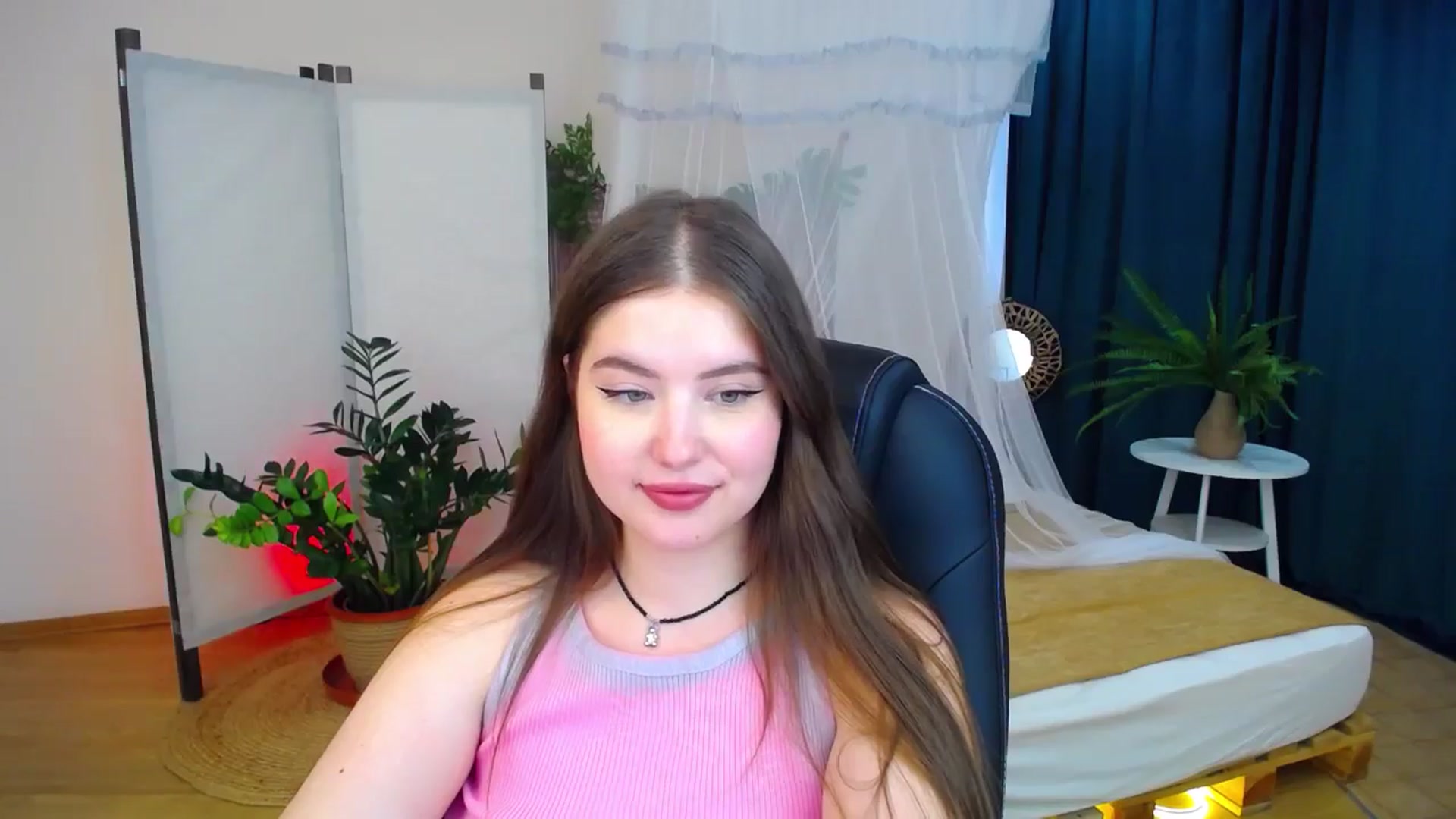 Gallery image thumbnail from AdmireMyEyes's myfreecams stream on, 08/27/2024, 09:46 image 17 of 20