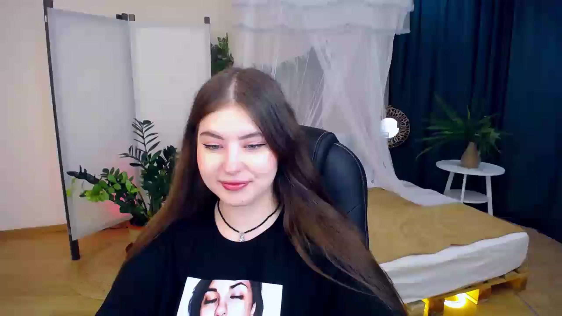 Gallery image thumbnail from AdmireMyEyes's myfreecams stream on, 08/28/2024, 19:19 image 8 of 20