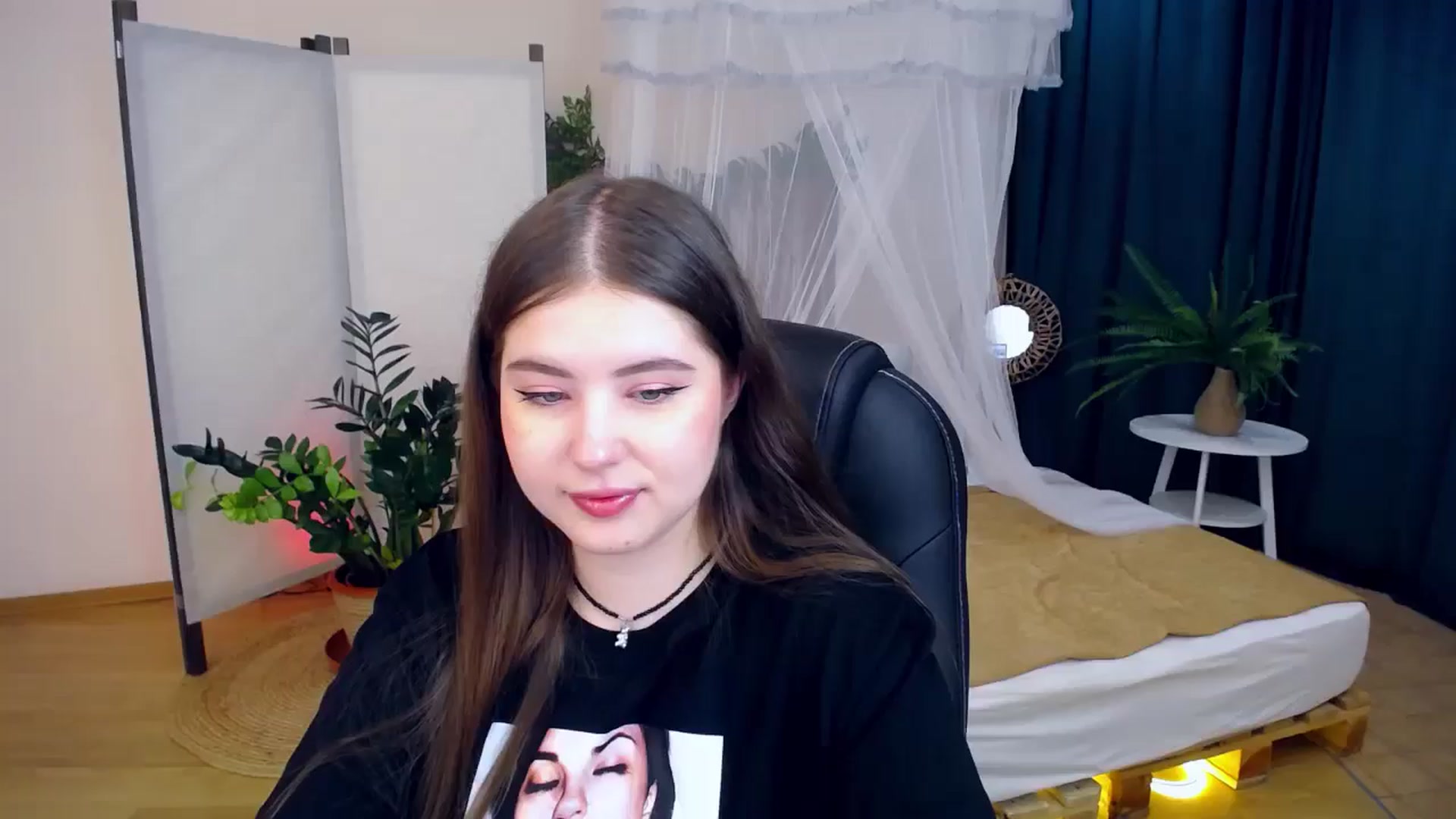 Gallery image thumbnail from AdmireMyEyes's myfreecams stream on, 08/28/2024, 19:19 image 1 of 20