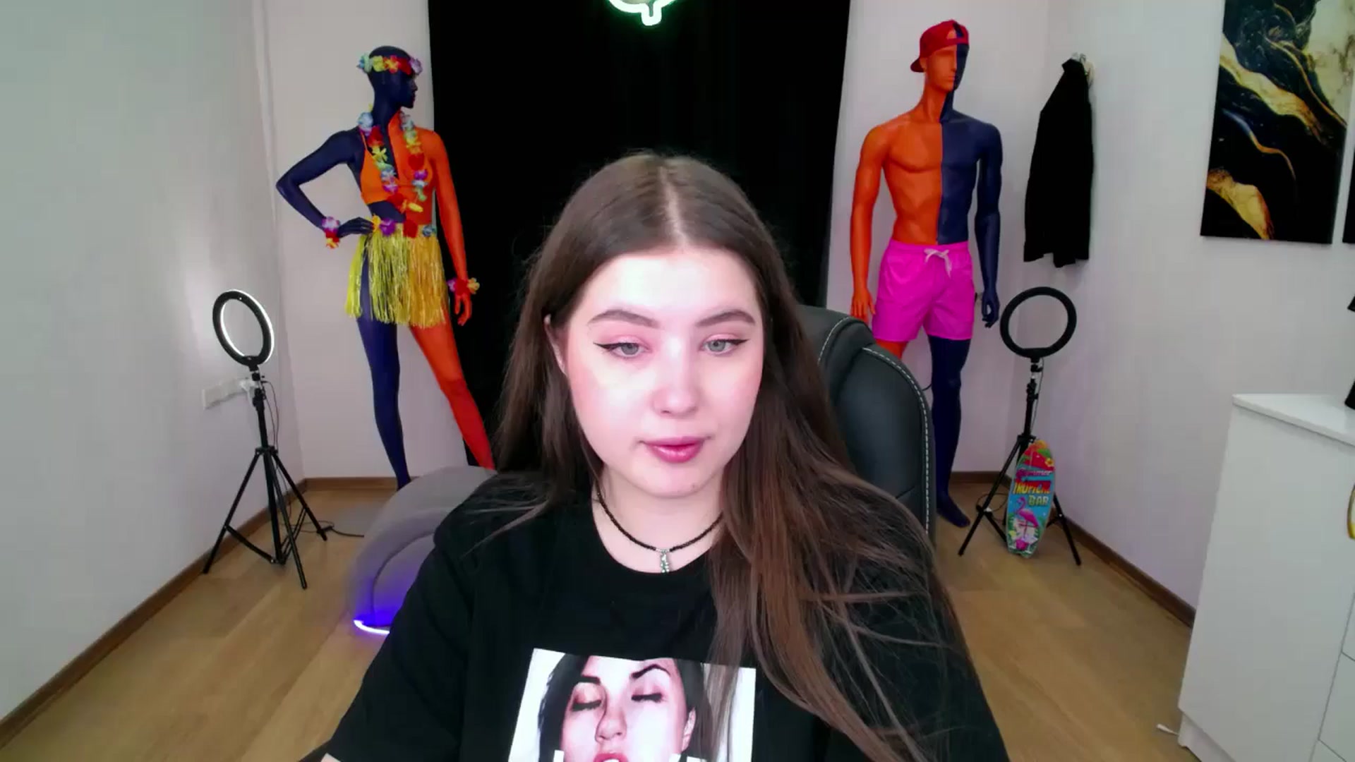 Gallery image thumbnail from AdmireMyEyes's myfreecams stream on, 08/28/2024, 19:46 image 6 of 20