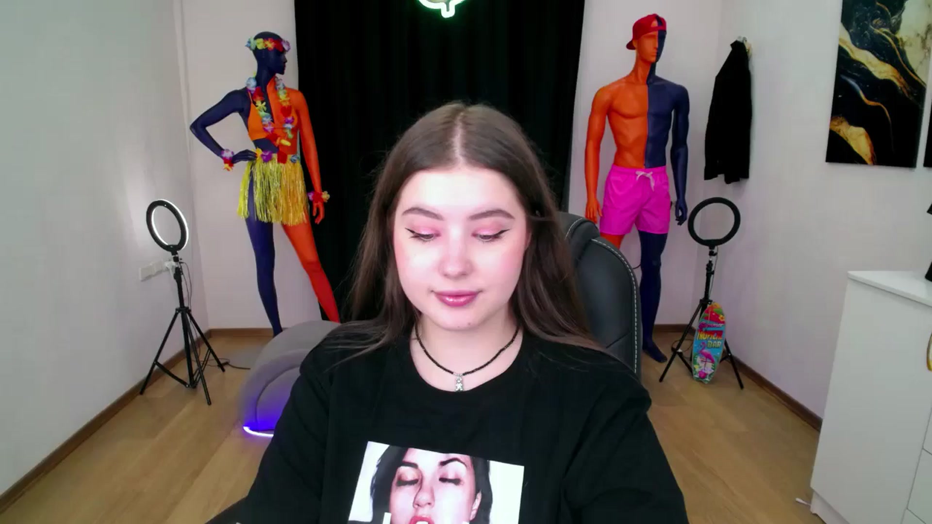 Gallery image thumbnail from AdmireMyEyes's myfreecams stream on, 08/28/2024, 19:46 image 11 of 20