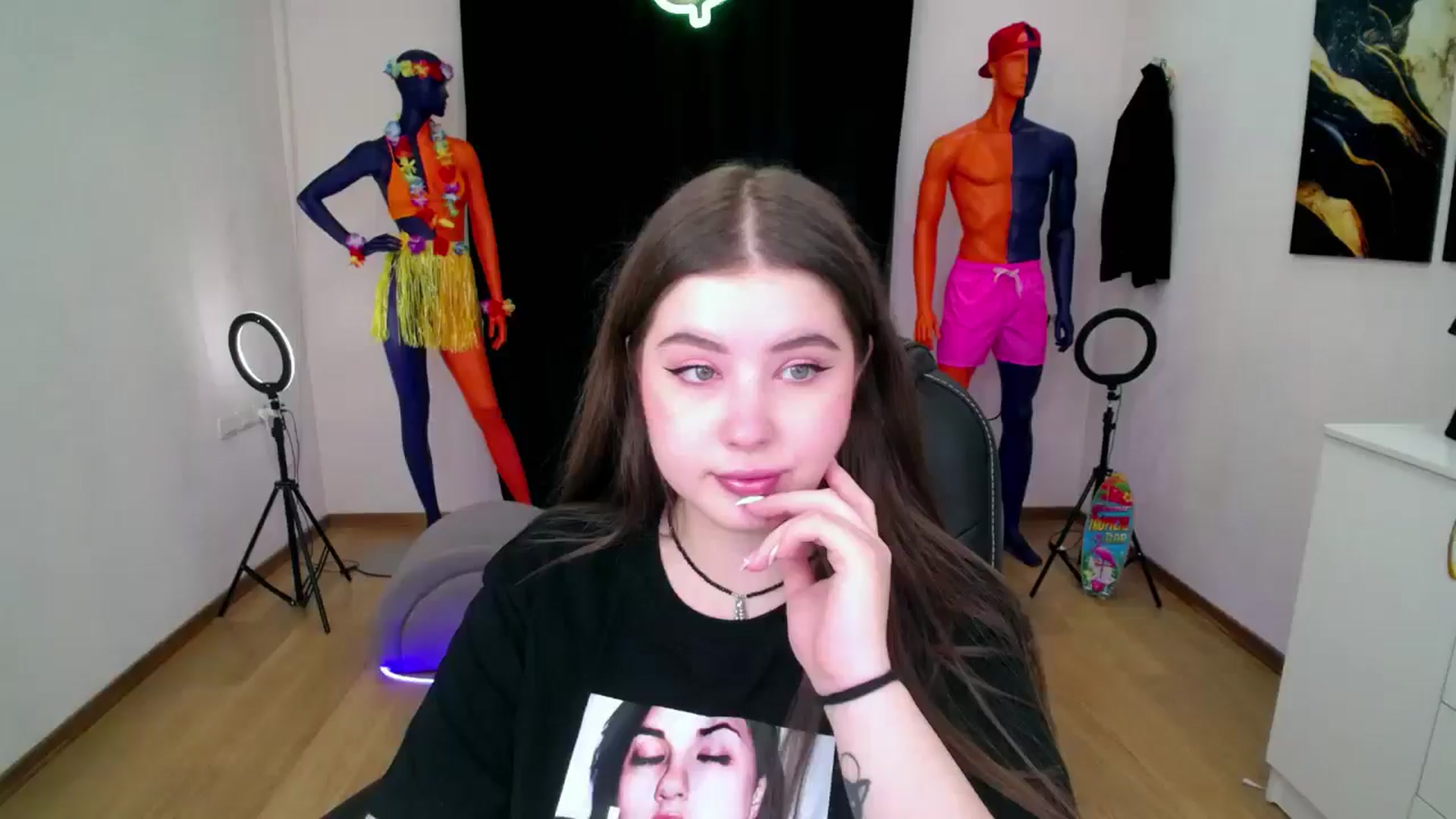 Gallery image thumbnail from AdmireMyEyes's myfreecams stream on, 08/28/2024, 19:46 image 3 of 20
