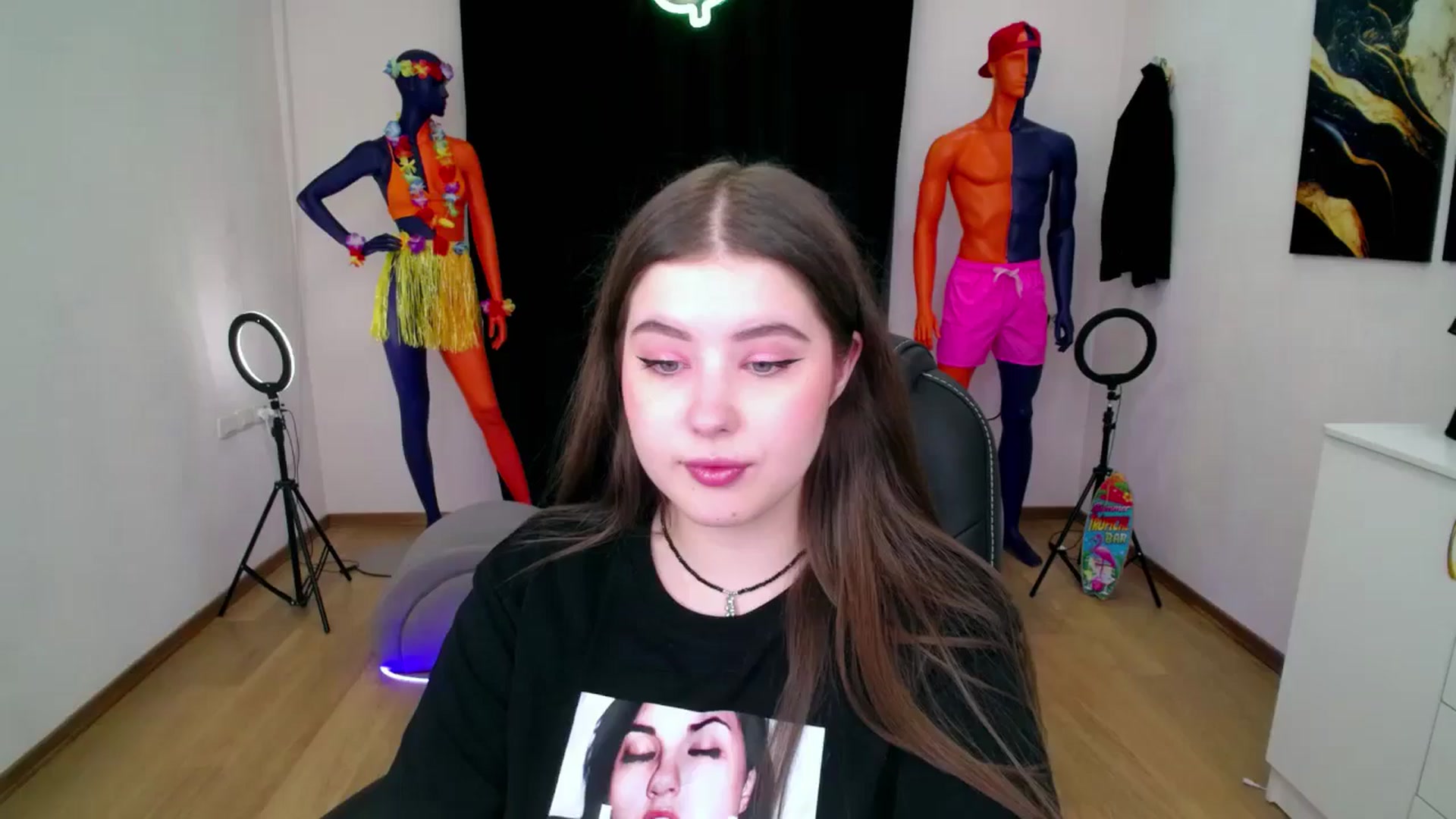 Gallery image thumbnail from AdmireMyEyes's myfreecams stream on, 08/28/2024, 19:46 image 2 of 20
