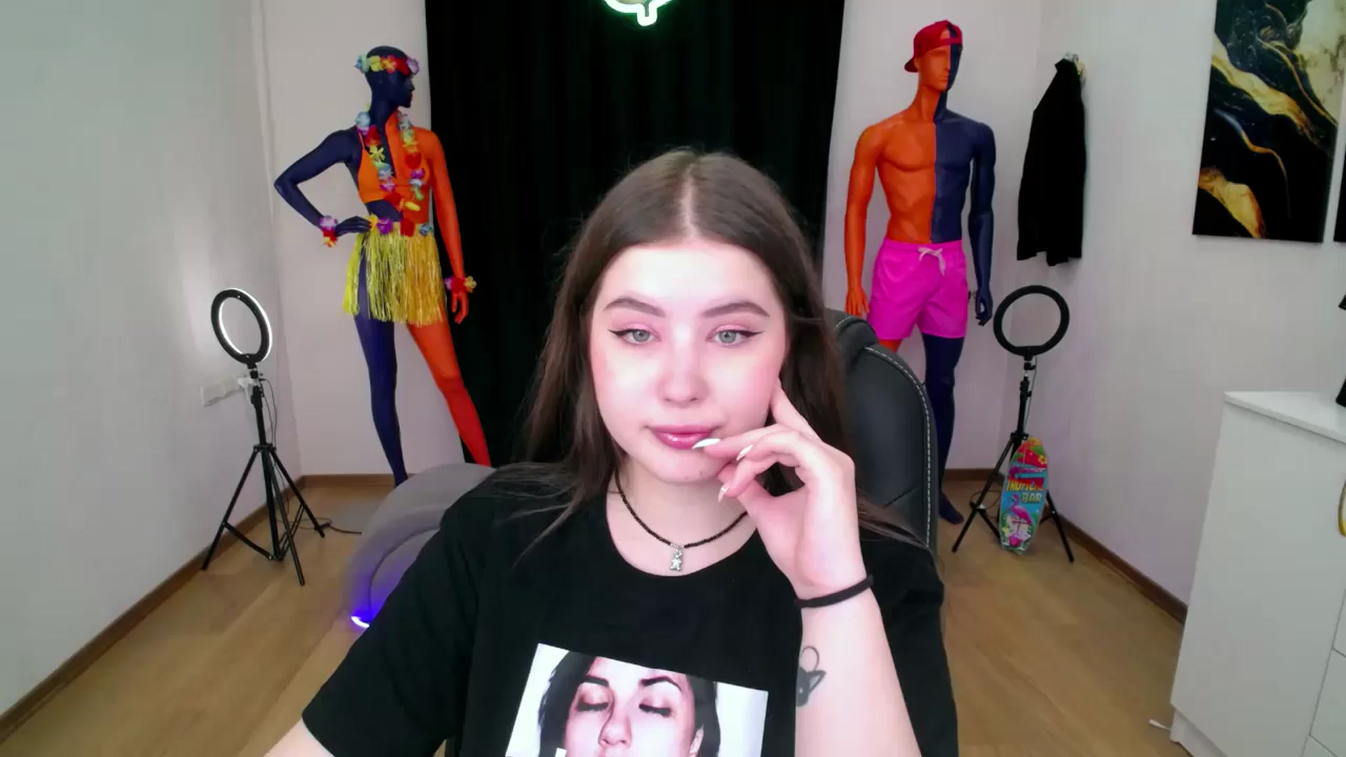 Gallery image thumbnail from AdmireMyEyes's myfreecams stream on, 08/28/2024, 19:46 image 18 of 20