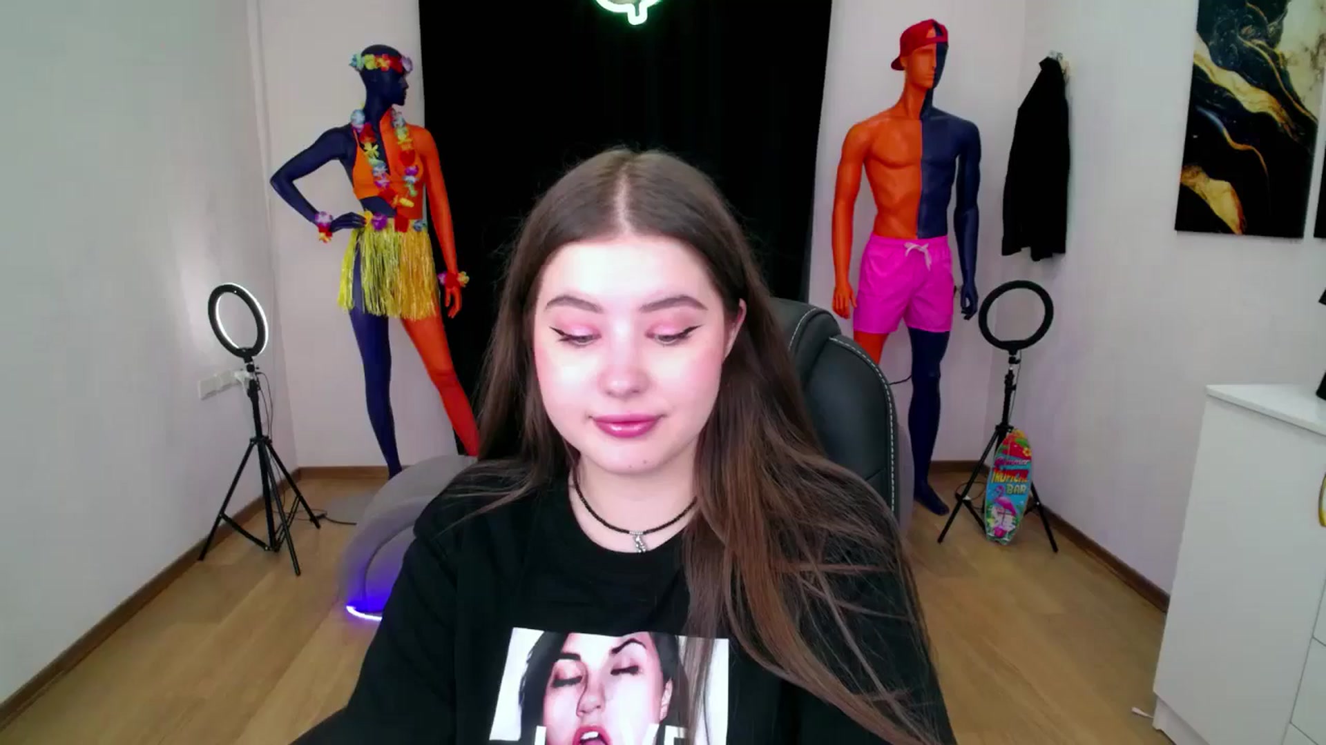 Gallery image thumbnail from AdmireMyEyes's myfreecams stream on, 08/28/2024, 19:46 image 4 of 20