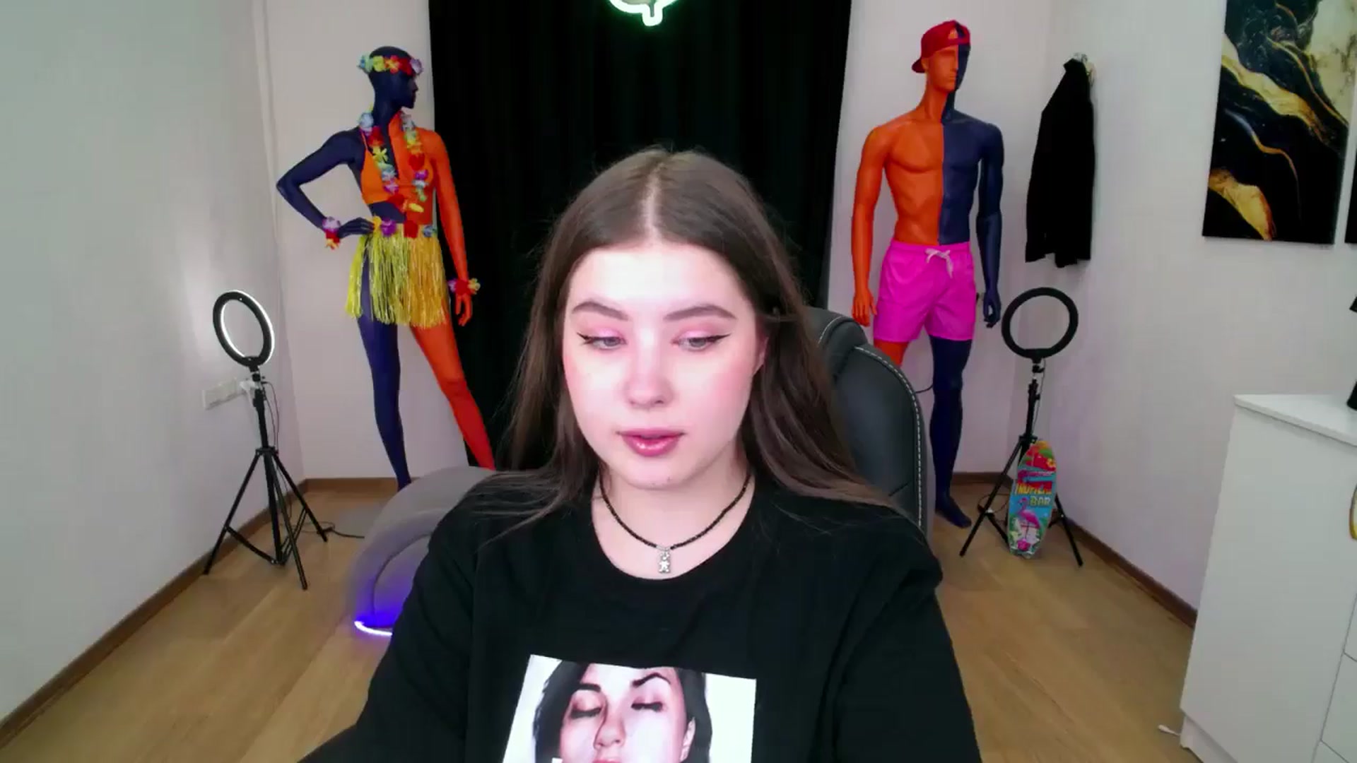 Gallery image thumbnail from AdmireMyEyes's myfreecams stream on, 08/28/2024, 19:46 image 13 of 20