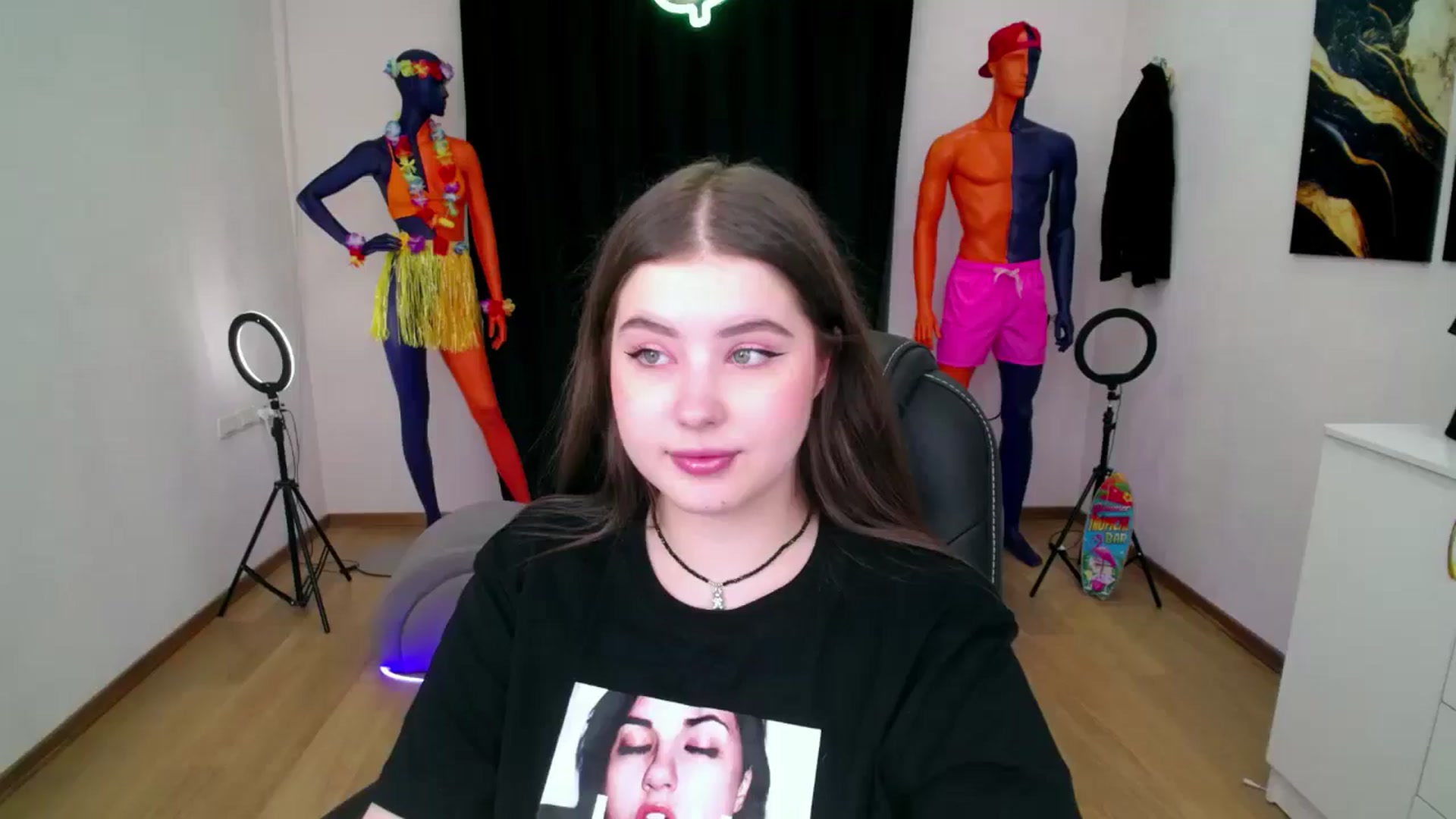Gallery image thumbnail from AdmireMyEyes's myfreecams stream on, 08/28/2024, 19:46 image 10 of 20