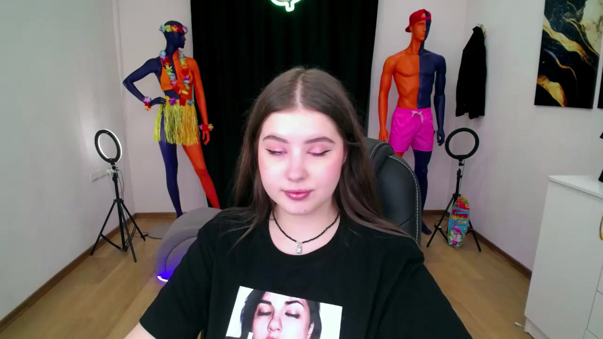 Gallery image thumbnail from AdmireMyEyes's myfreecams stream on, 08/28/2024, 19:46 image 19 of 20