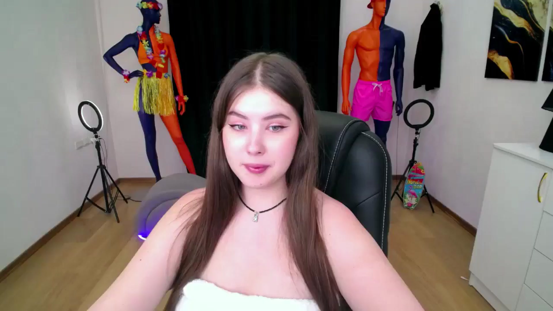Gallery image thumbnail from AdmireMyEyes's myfreecams stream on, 08/28/2024, 23:46 image 20 of 20
