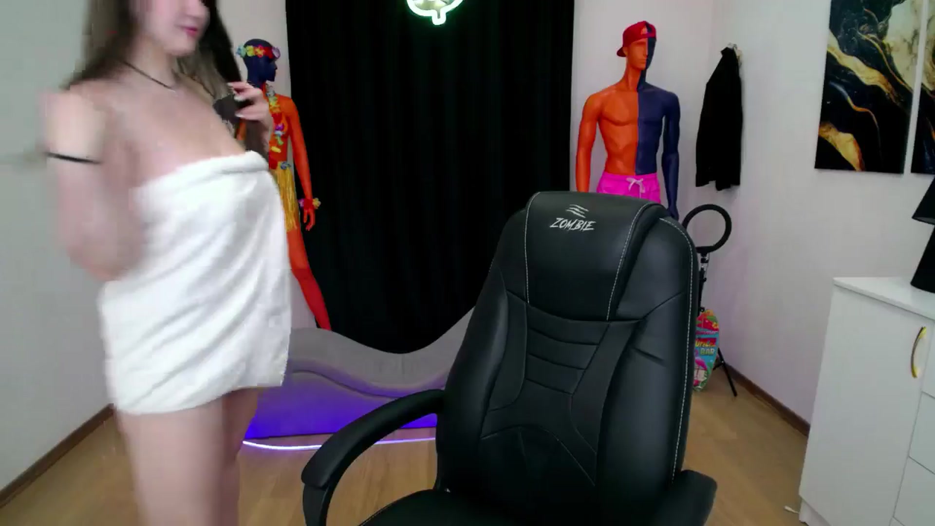 Gallery image thumbnail from AdmireMyEyes's myfreecams stream on, 08/29/2024, 24:42 image 9 of 20