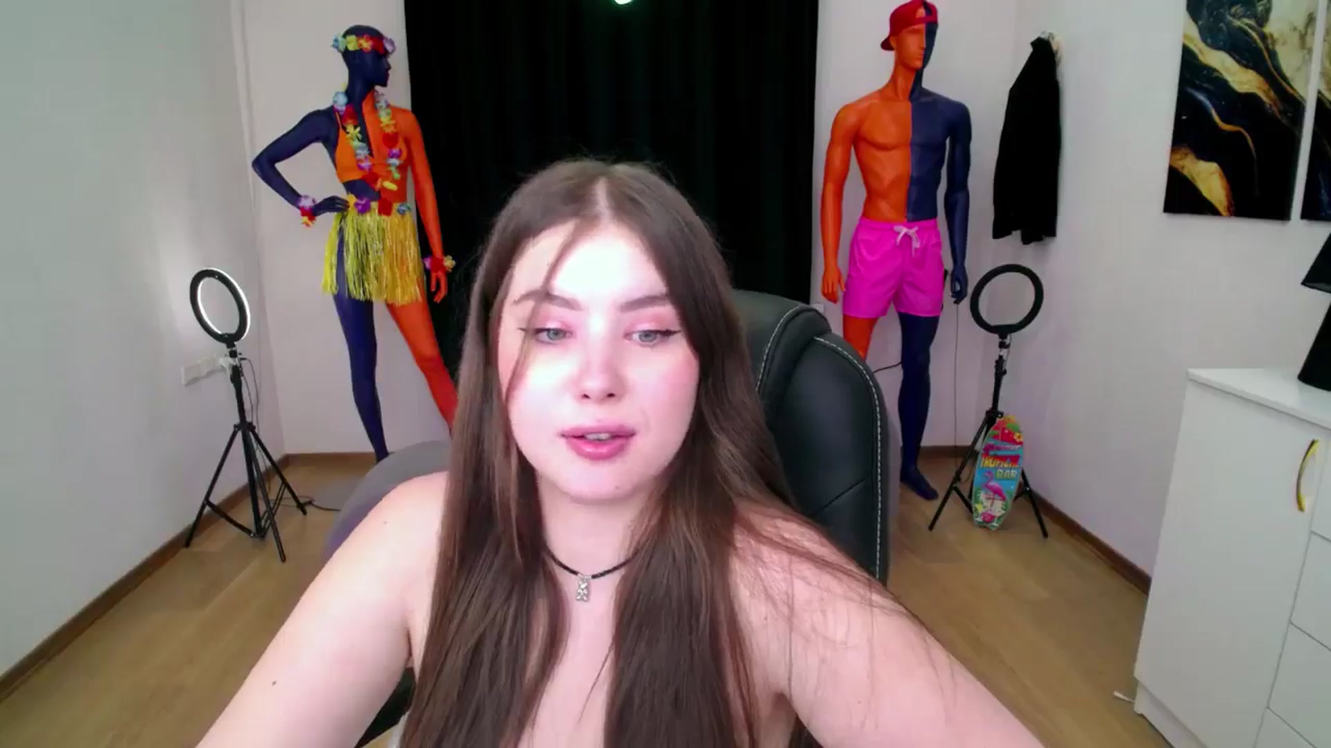 Gallery image thumbnail from AdmireMyEyes's myfreecams stream on, 08/29/2024, 24:42 image 19 of 20