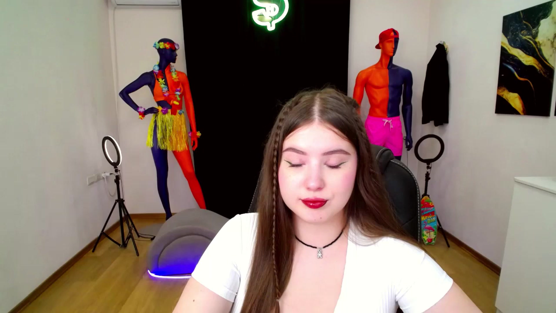 Gallery image thumbnail from AdmireMyEyes's myfreecams stream on, 08/29/2024, 18:53 image 17 of 20