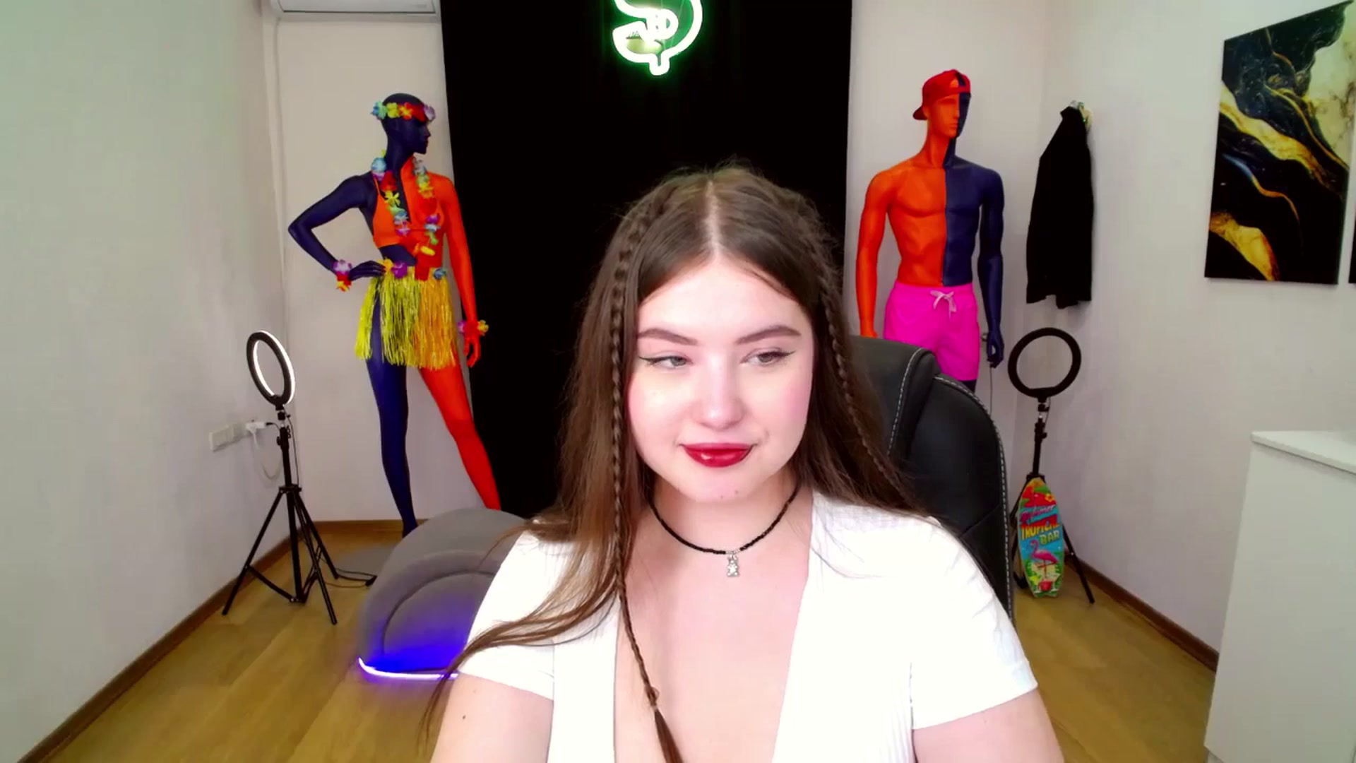 Gallery image thumbnail from AdmireMyEyes's myfreecams stream on, 08/29/2024, 18:53 image 19 of 20