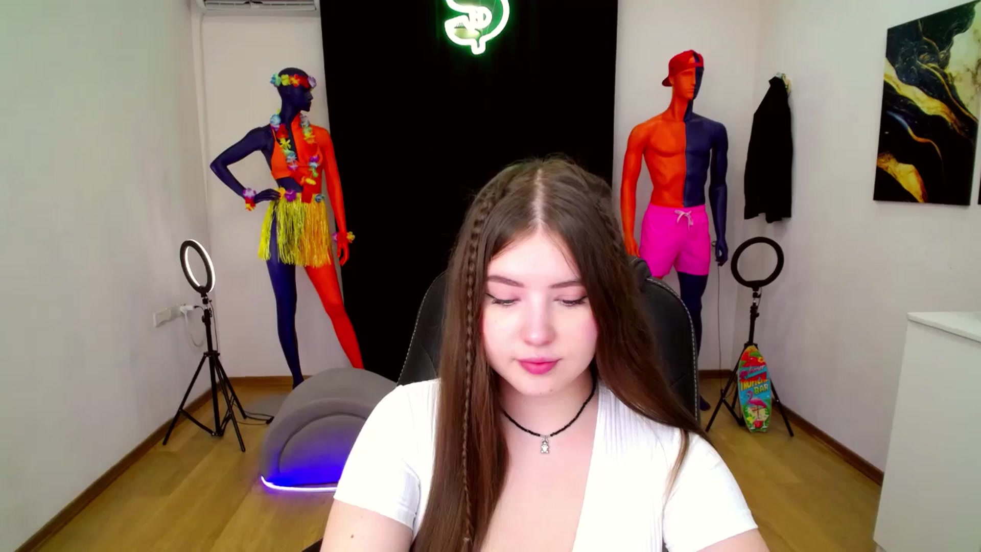 Gallery image thumbnail from AdmireMyEyes's myfreecams stream on, 08/29/2024, 18:53 image 5 of 20