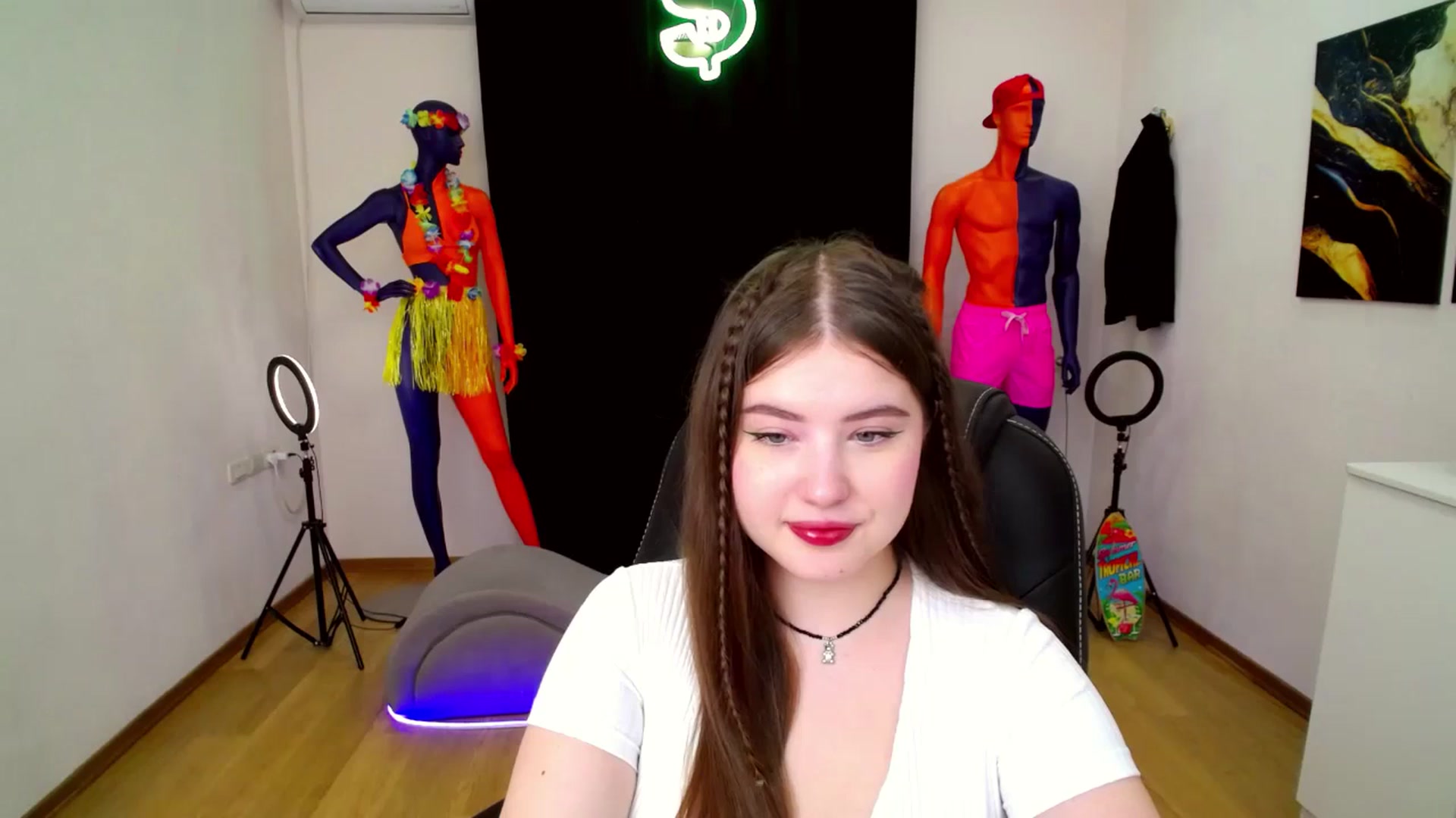 Gallery image thumbnail from AdmireMyEyes's myfreecams stream on, 08/29/2024, 18:53 image 12 of 20