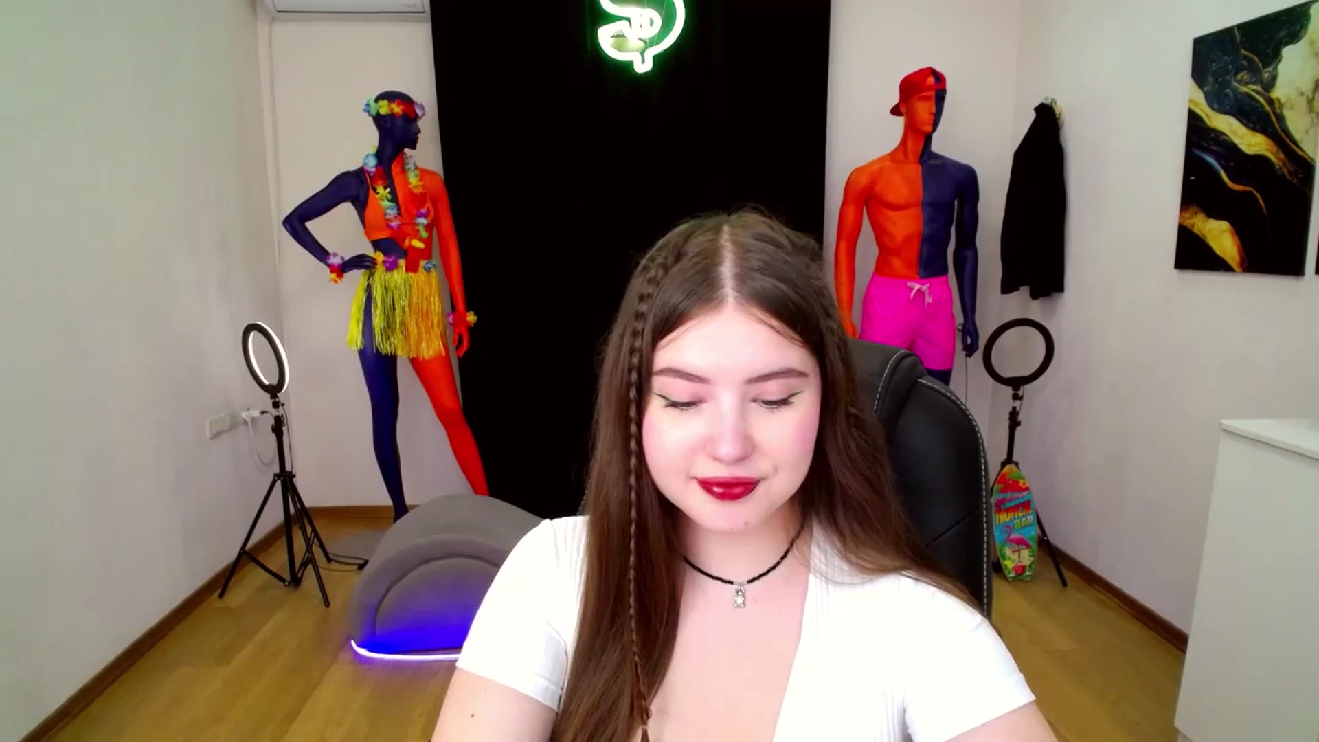 Gallery image thumbnail from AdmireMyEyes's myfreecams stream on, 08/29/2024, 18:53 image 18 of 20