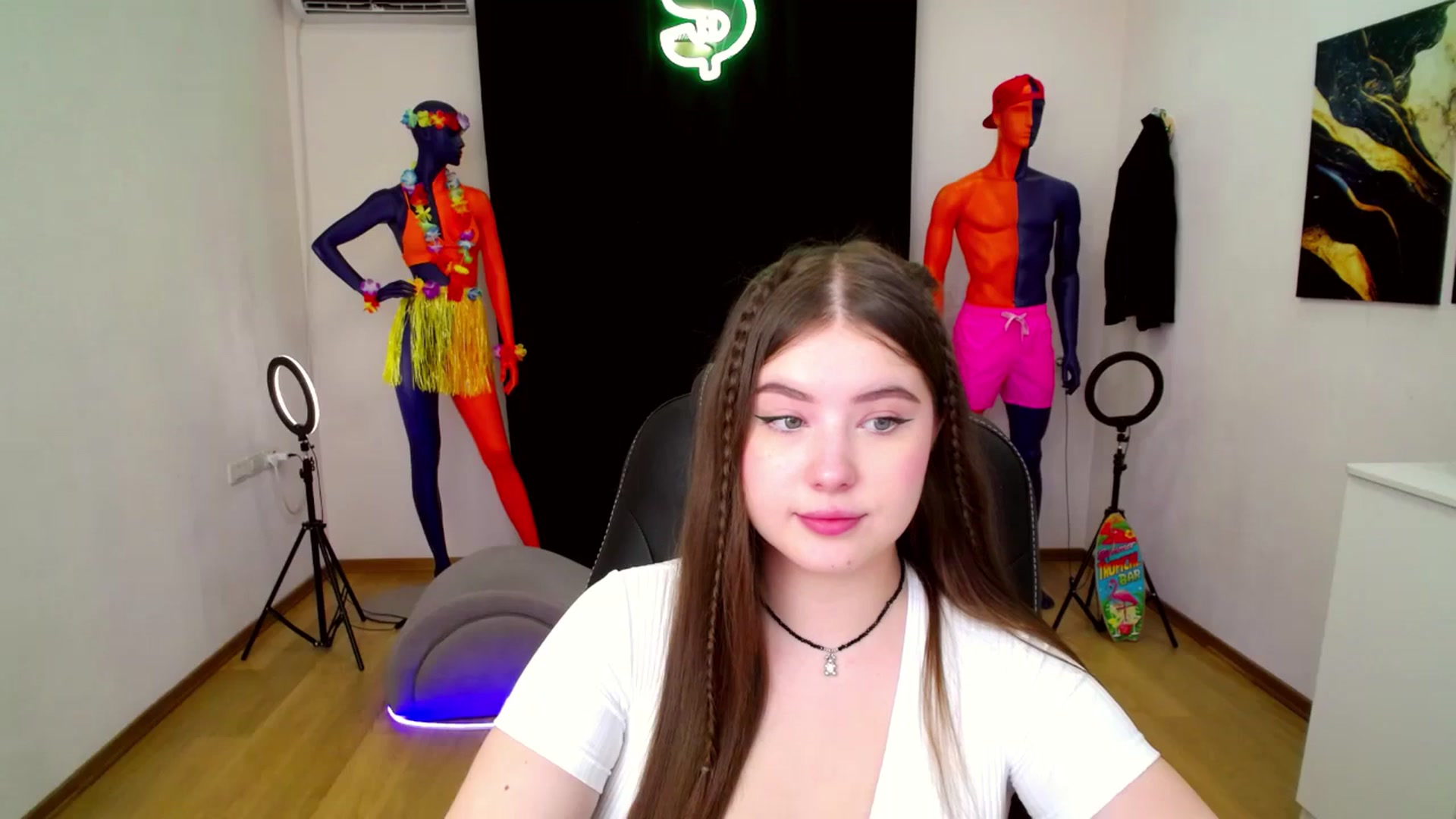 Gallery image thumbnail from AdmireMyEyes's myfreecams stream on, 08/29/2024, 18:53 image 4 of 20