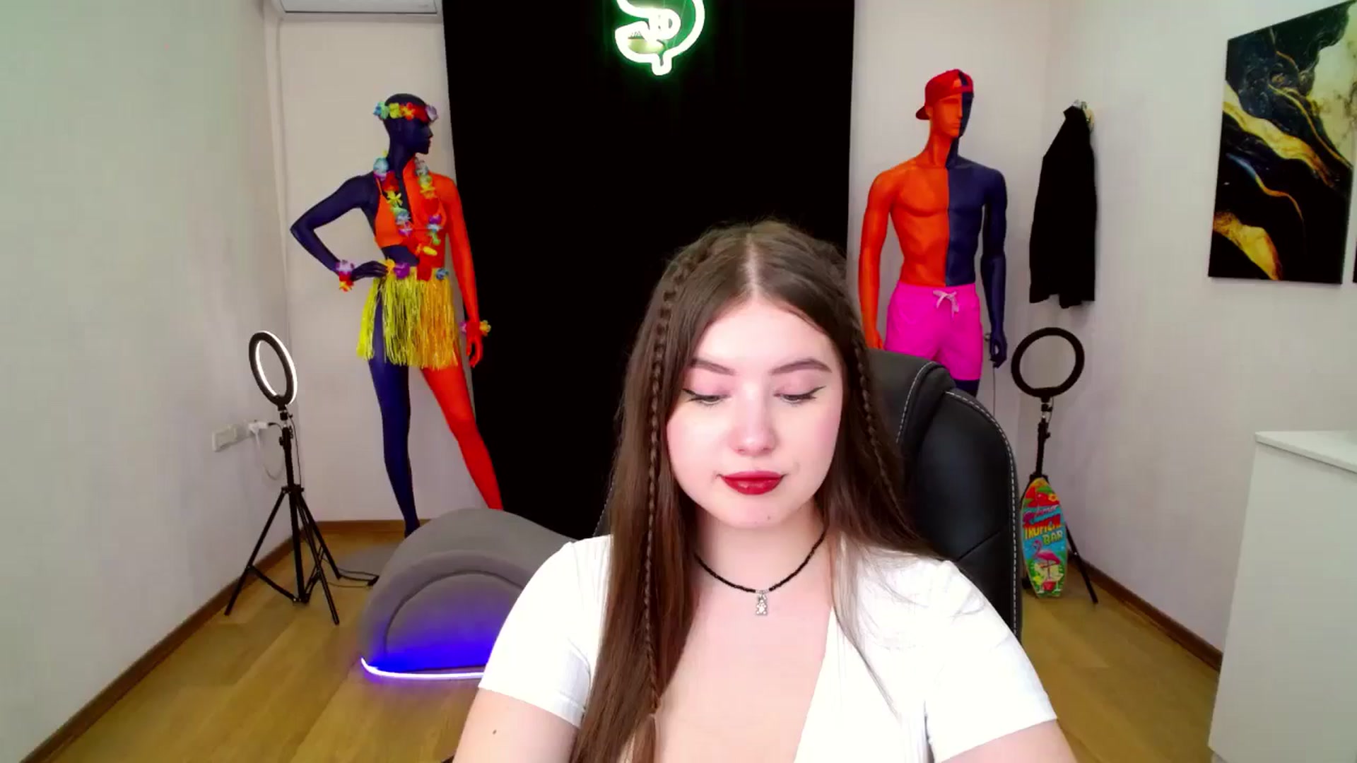 Gallery image thumbnail from AdmireMyEyes's myfreecams stream on, 08/29/2024, 18:53 image 14 of 20
