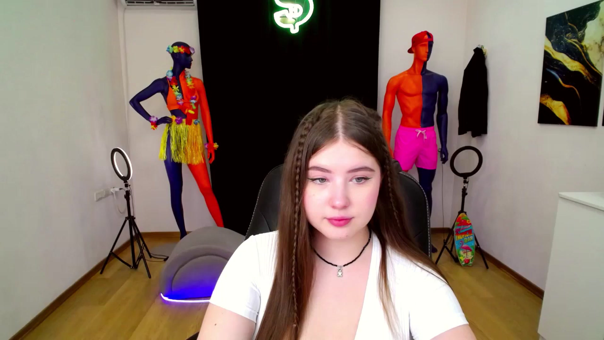 Gallery image thumbnail from AdmireMyEyes's myfreecams stream on, 08/29/2024, 18:53 image 3 of 20