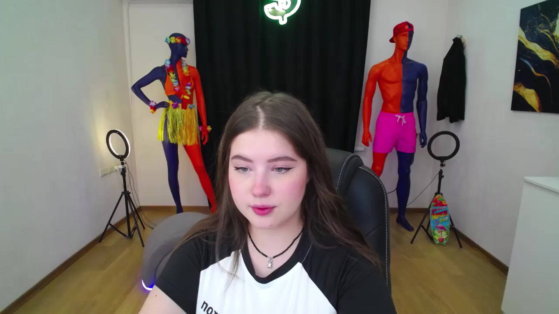Gallery image thumbnail from AdmireMyEyes's myfreecams stream on, 08/31/2024, 18:33 image 11 of 20