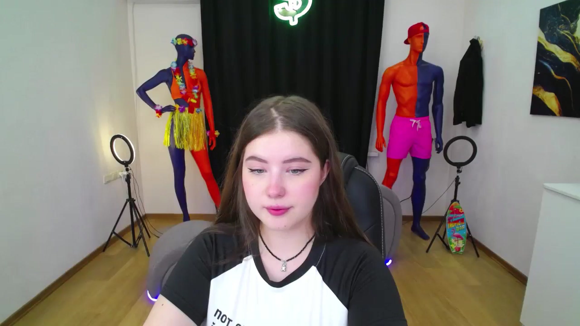 Gallery image thumbnail from AdmireMyEyes's myfreecams stream on, 08/31/2024, 18:33 image 4 of 20
