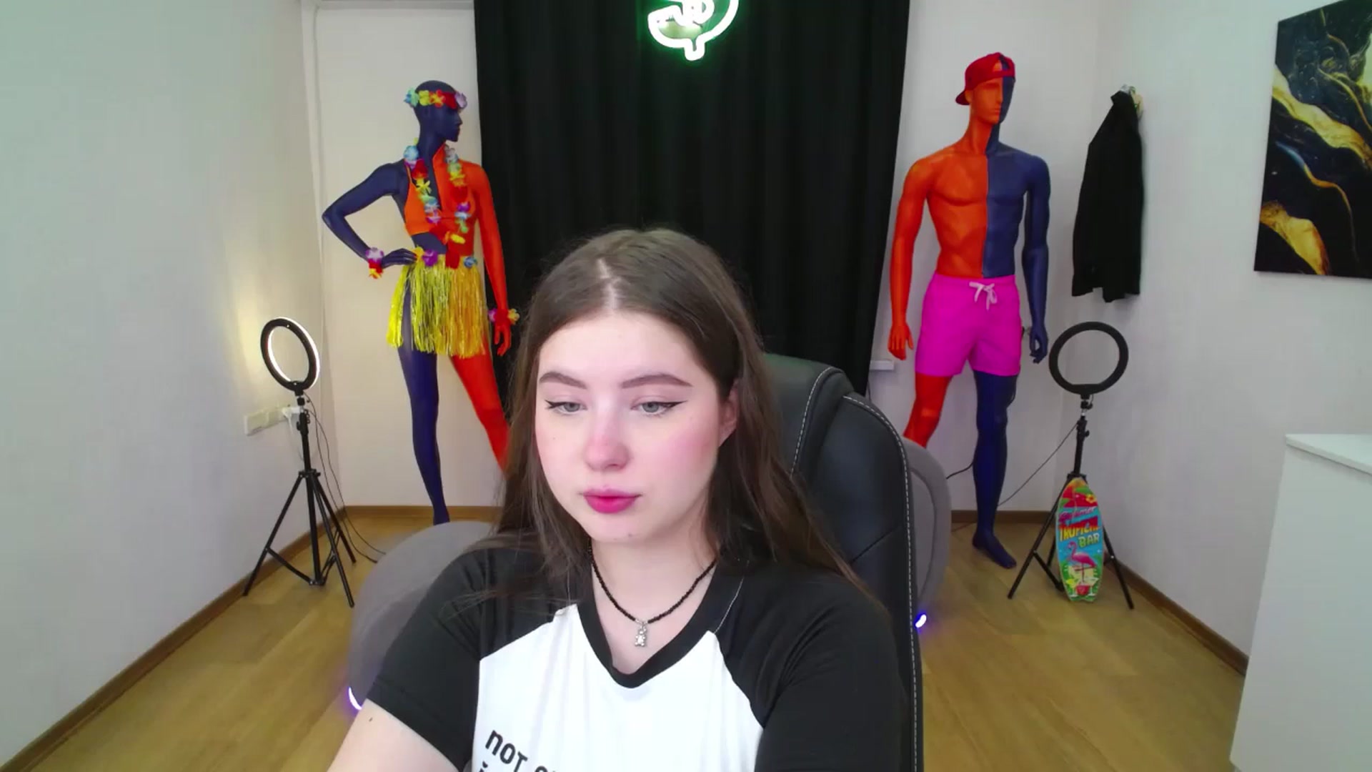 Gallery image thumbnail from AdmireMyEyes's myfreecams stream on, 08/31/2024, 18:33 image 3 of 20