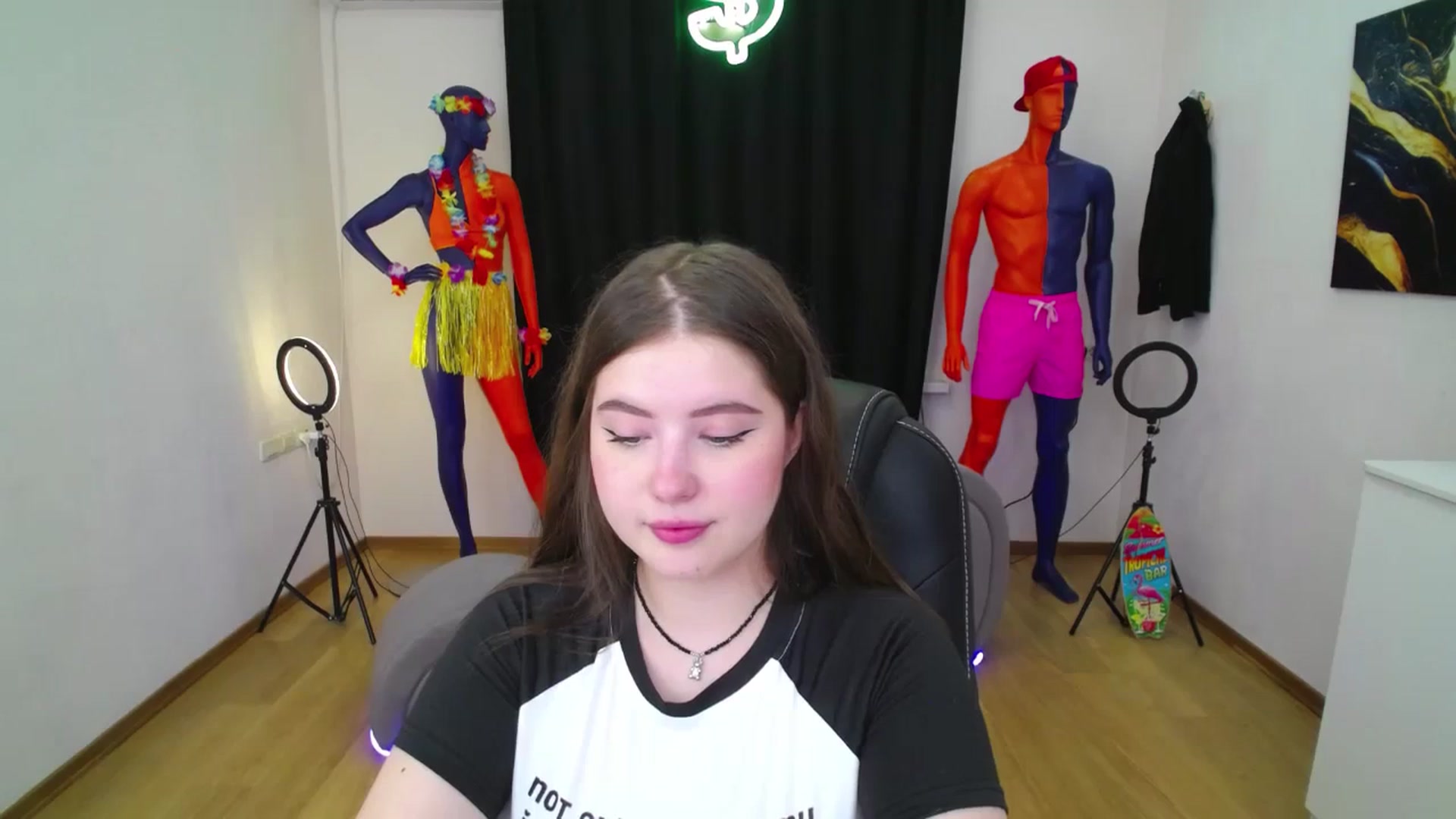Gallery image thumbnail from AdmireMyEyes's myfreecams stream on, 08/31/2024, 18:33 image 2 of 20