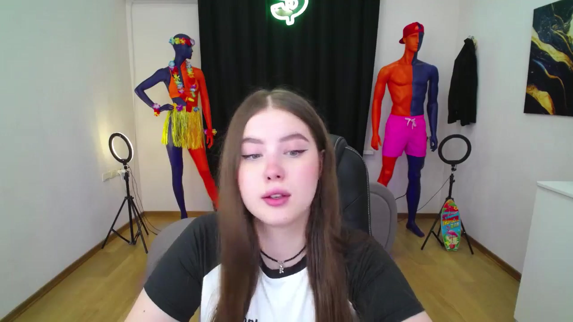 Gallery image thumbnail from AdmireMyEyes's myfreecams stream on, 08/31/2024, 18:33 image 18 of 20