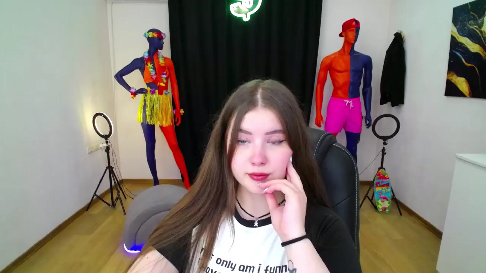 Gallery image thumbnail from AdmireMyEyes's myfreecams stream on, 08/31/2024, 18:59 image 4 of 20