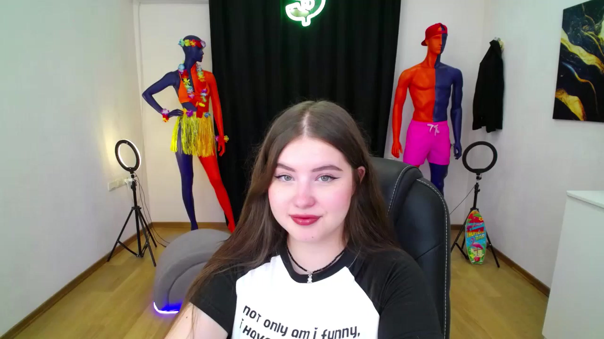 Gallery image thumbnail from AdmireMyEyes's myfreecams stream on, 08/31/2024, 18:59 image 7 of 20