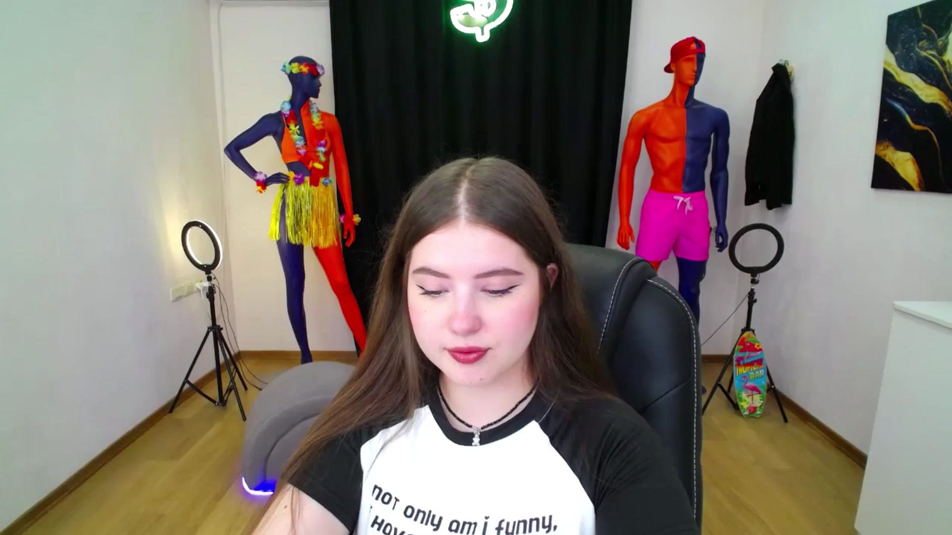 Gallery image thumbnail from AdmireMyEyes's myfreecams stream on, 08/31/2024, 18:59 image 9 of 20