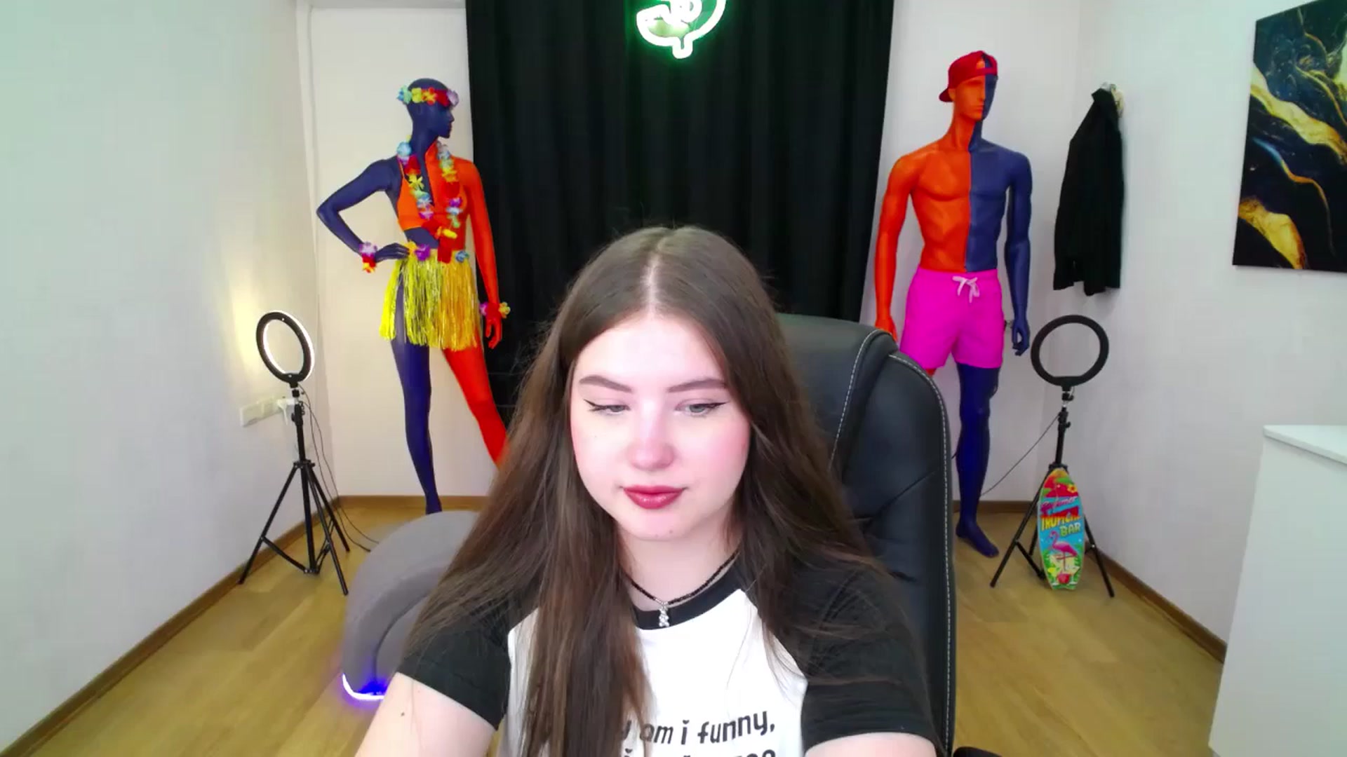 Gallery image thumbnail from AdmireMyEyes's myfreecams stream on, 08/31/2024, 18:59 image 19 of 20