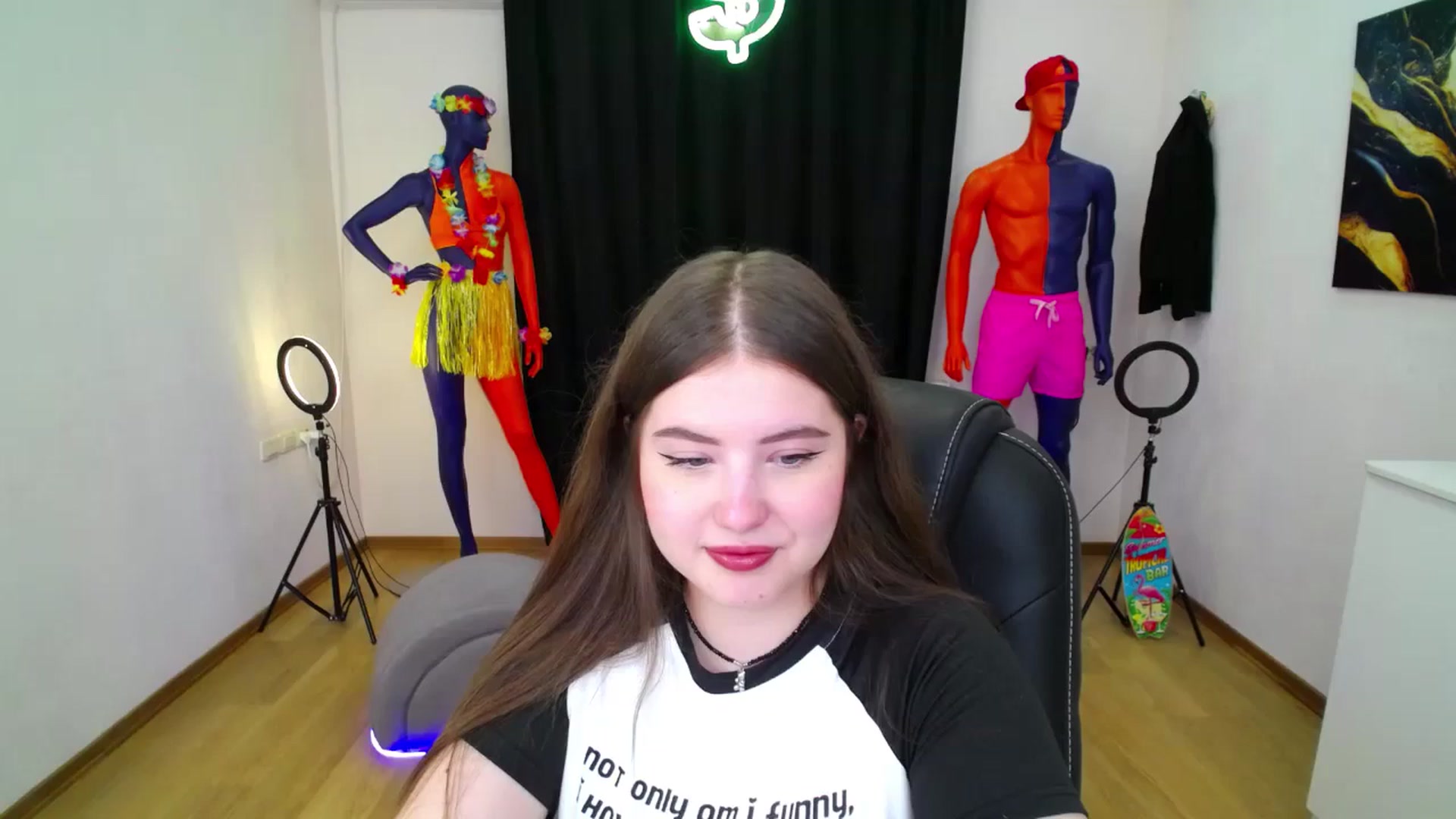 Gallery image thumbnail from AdmireMyEyes's myfreecams stream on, 08/31/2024, 18:59 image 12 of 20