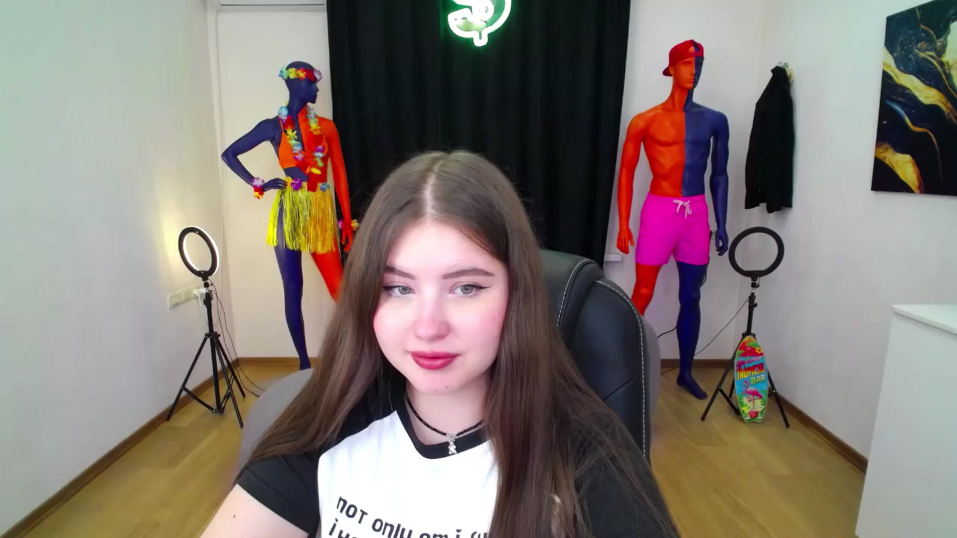 Gallery image thumbnail from AdmireMyEyes's myfreecams stream on, 08/31/2024, 20:44 image 18 of 20