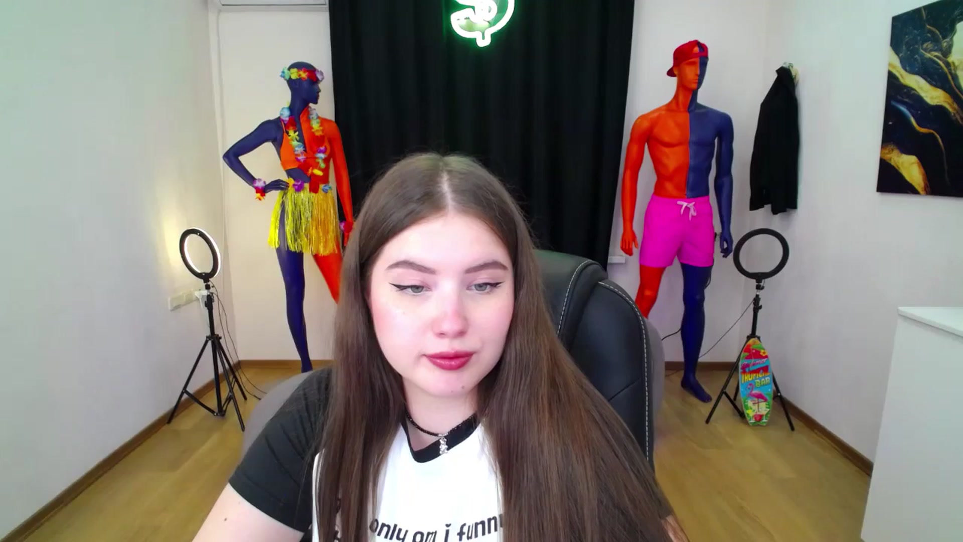 Gallery image thumbnail from AdmireMyEyes's myfreecams stream on, 08/31/2024, 20:44 image 17 of 20