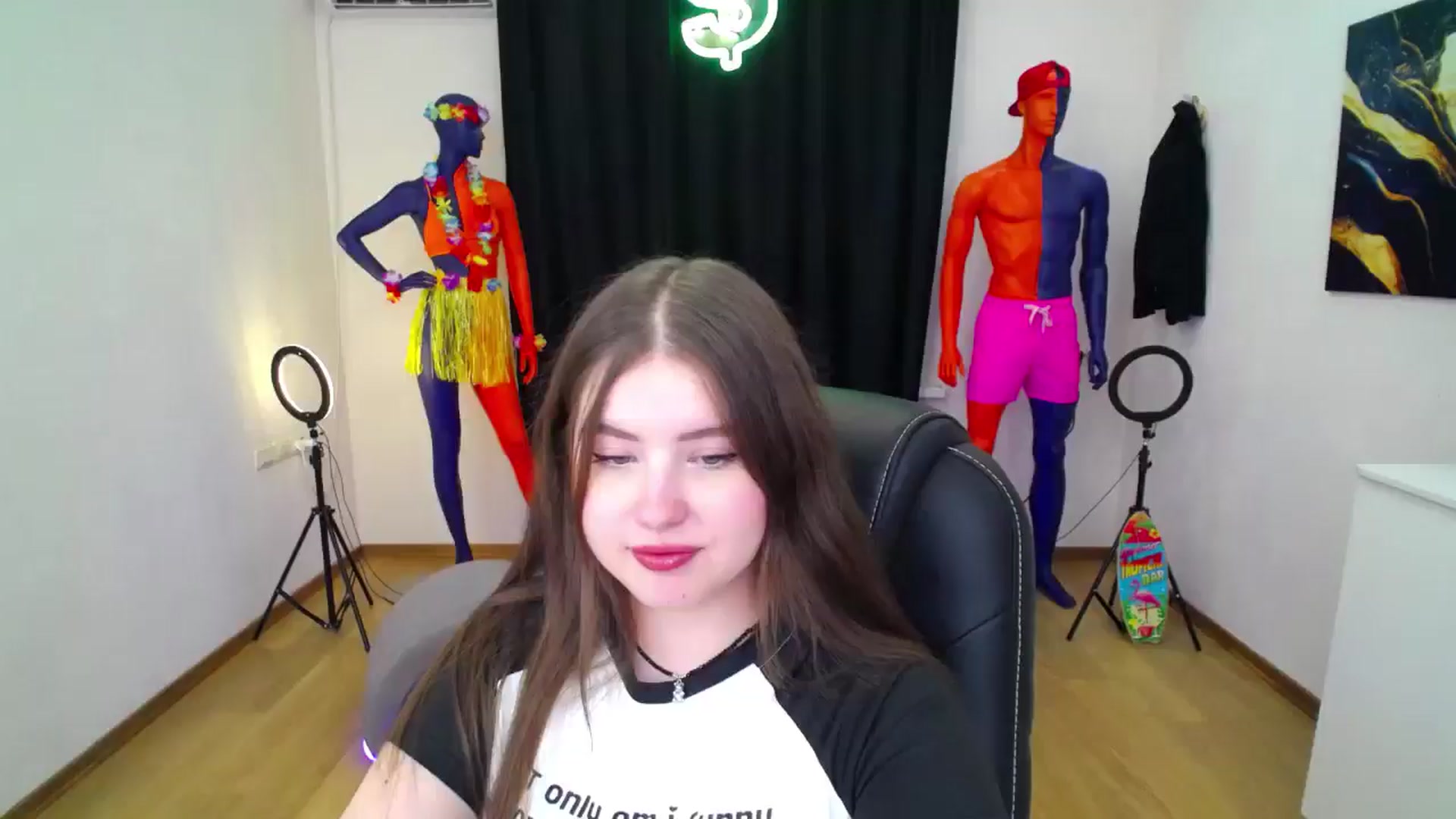 Gallery image thumbnail from AdmireMyEyes's myfreecams stream on, 08/31/2024, 20:44 image 7 of 20