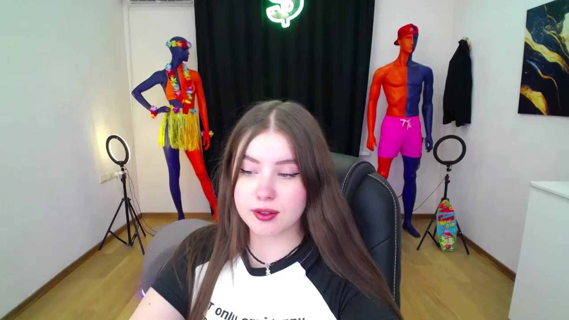 Gallery image thumbnail from AdmireMyEyes's myfreecams stream on, 08/31/2024, 20:44 image 10 of 20