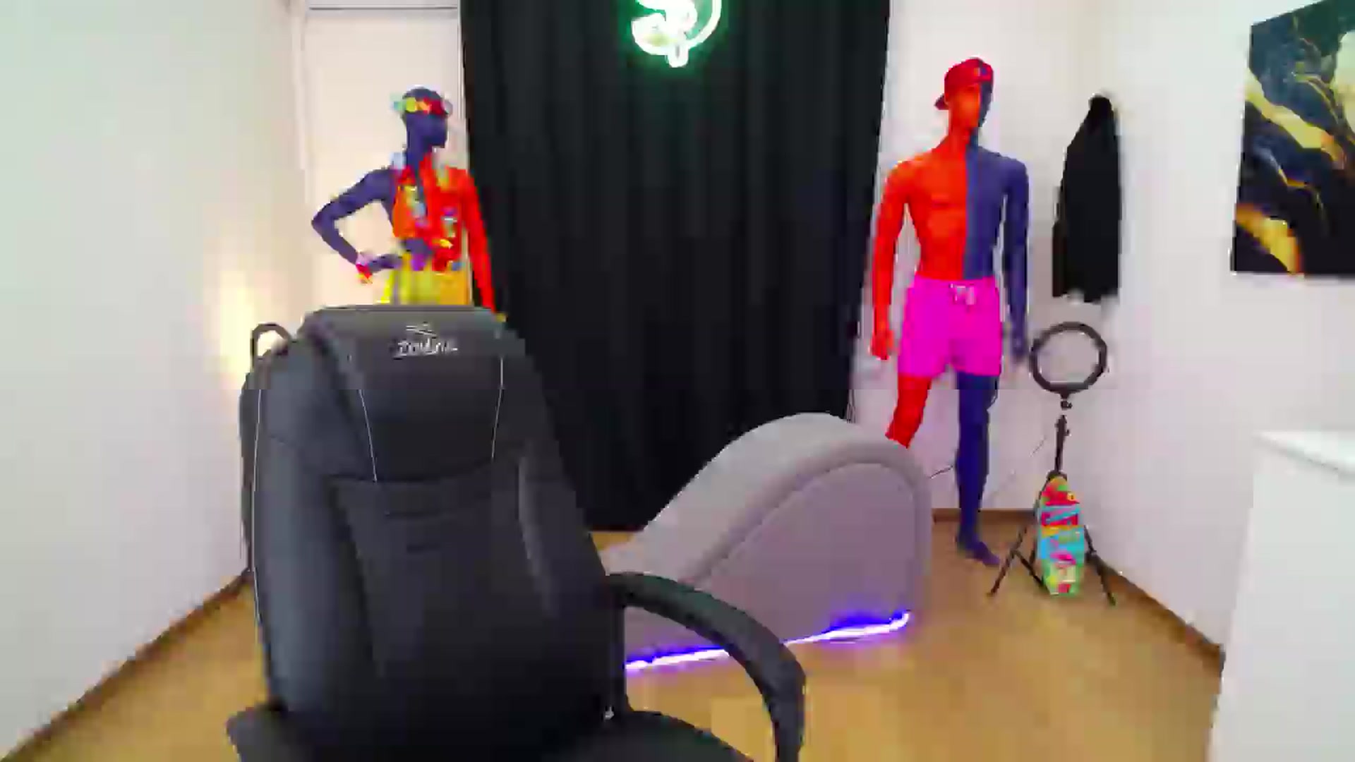 Gallery image thumbnail from AdmireMyEyes's myfreecams stream on, 08/31/2024, 21:47 image 1 of 20