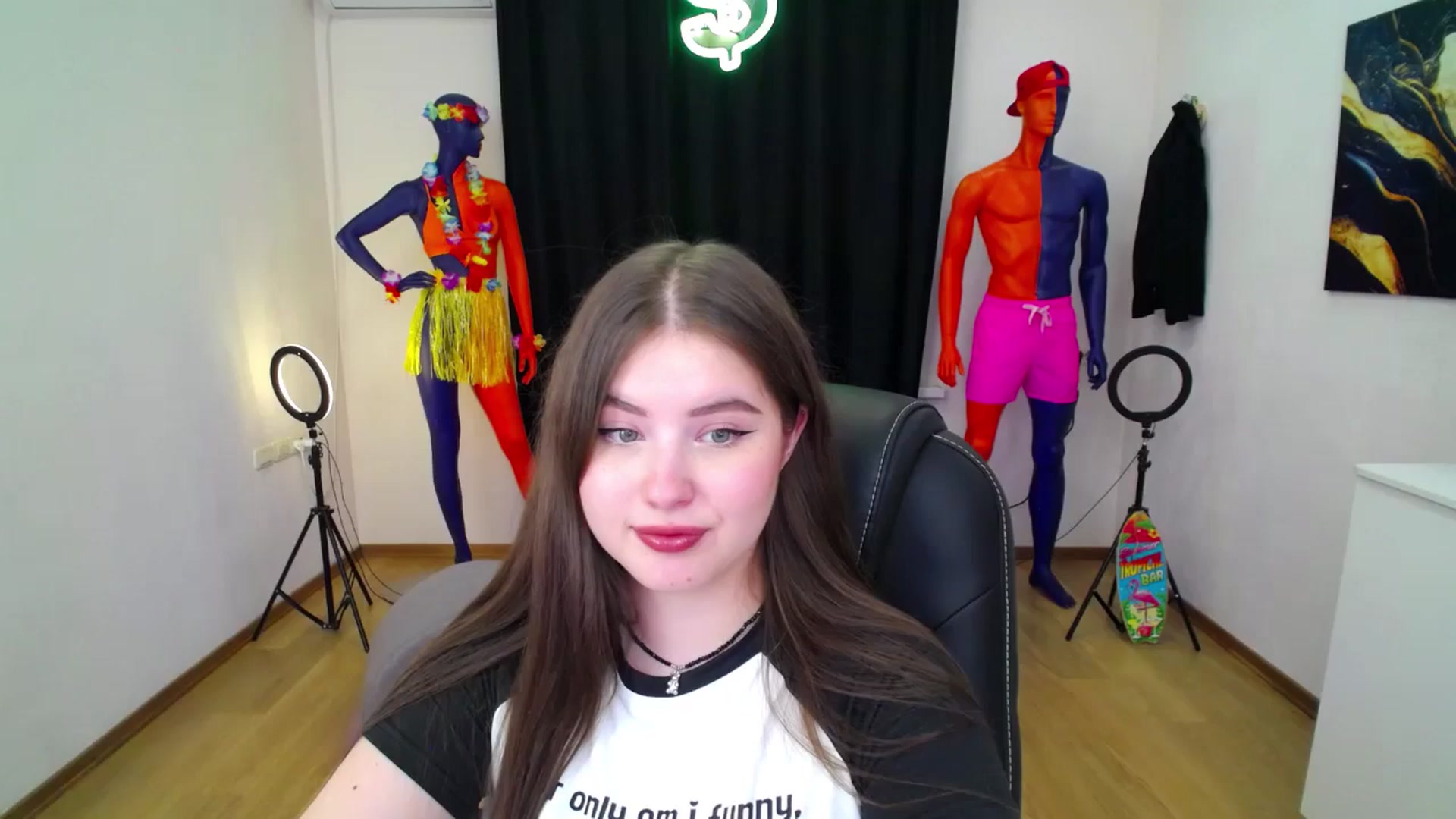 Gallery image thumbnail from AdmireMyEyes's myfreecams stream on, 08/31/2024, 21:47 image 14 of 20