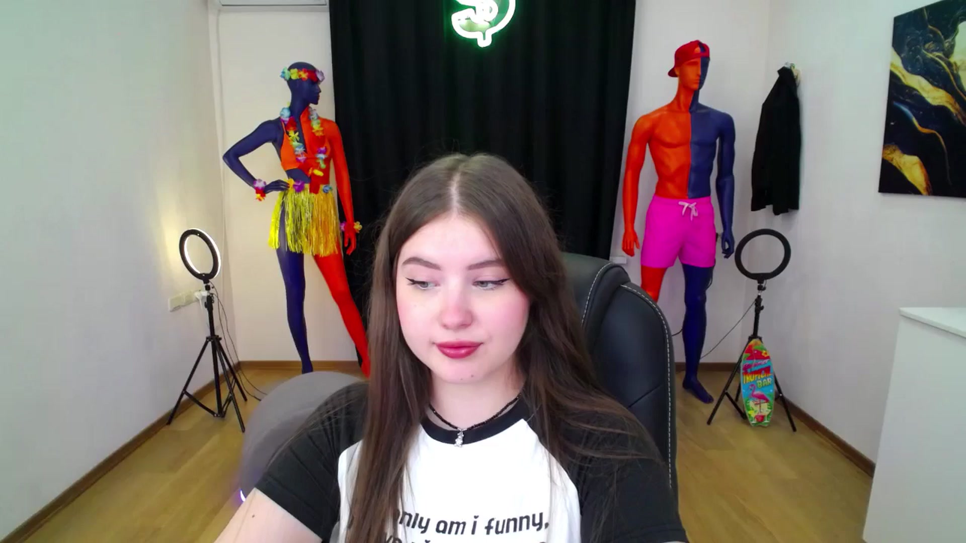 Gallery image thumbnail from AdmireMyEyes's myfreecams stream on, 08/31/2024, 21:47 image 4 of 20