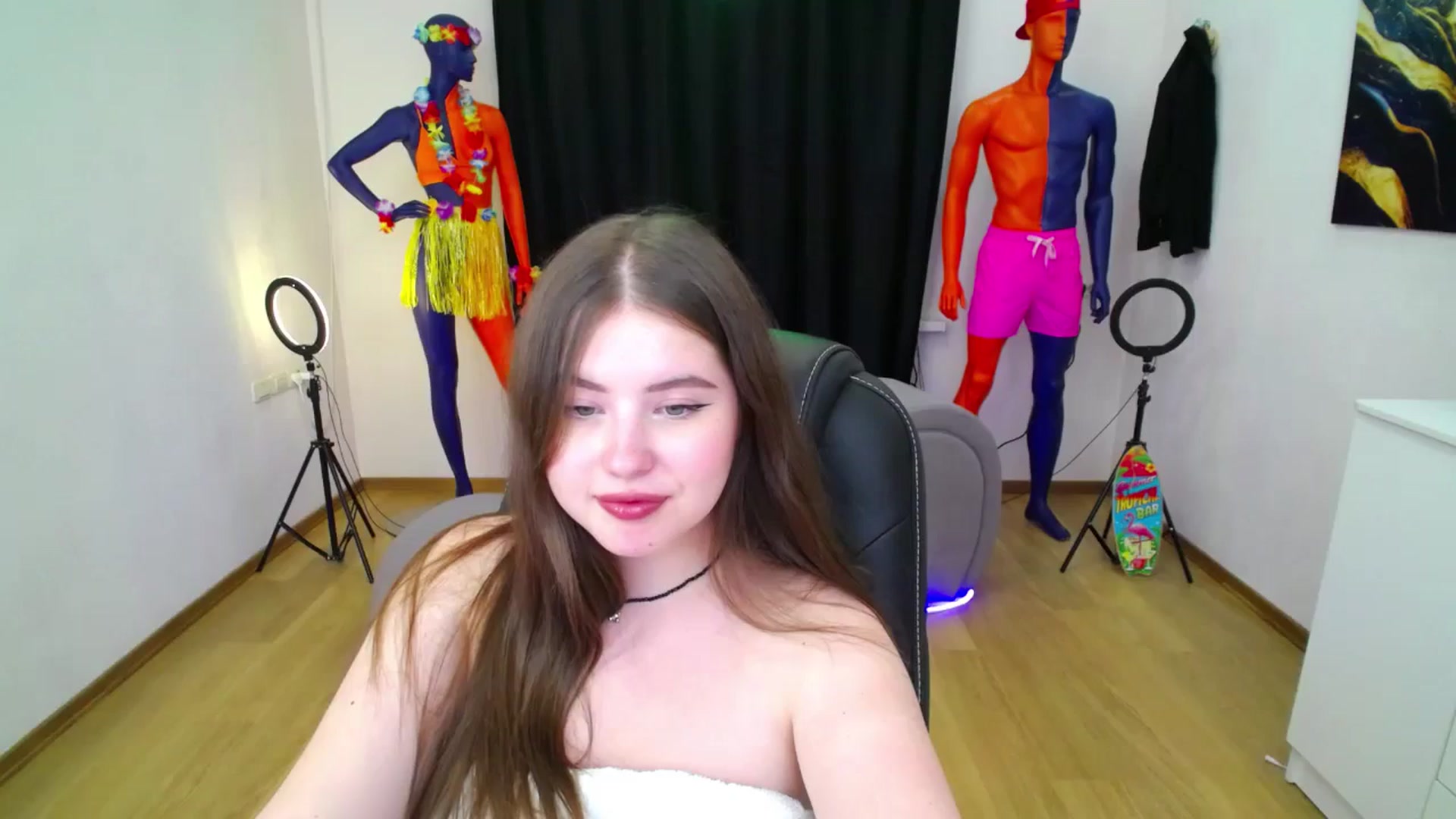 Gallery image thumbnail from AdmireMyEyes's myfreecams stream on, 09/01/2024, 01:01 image 11 of 20