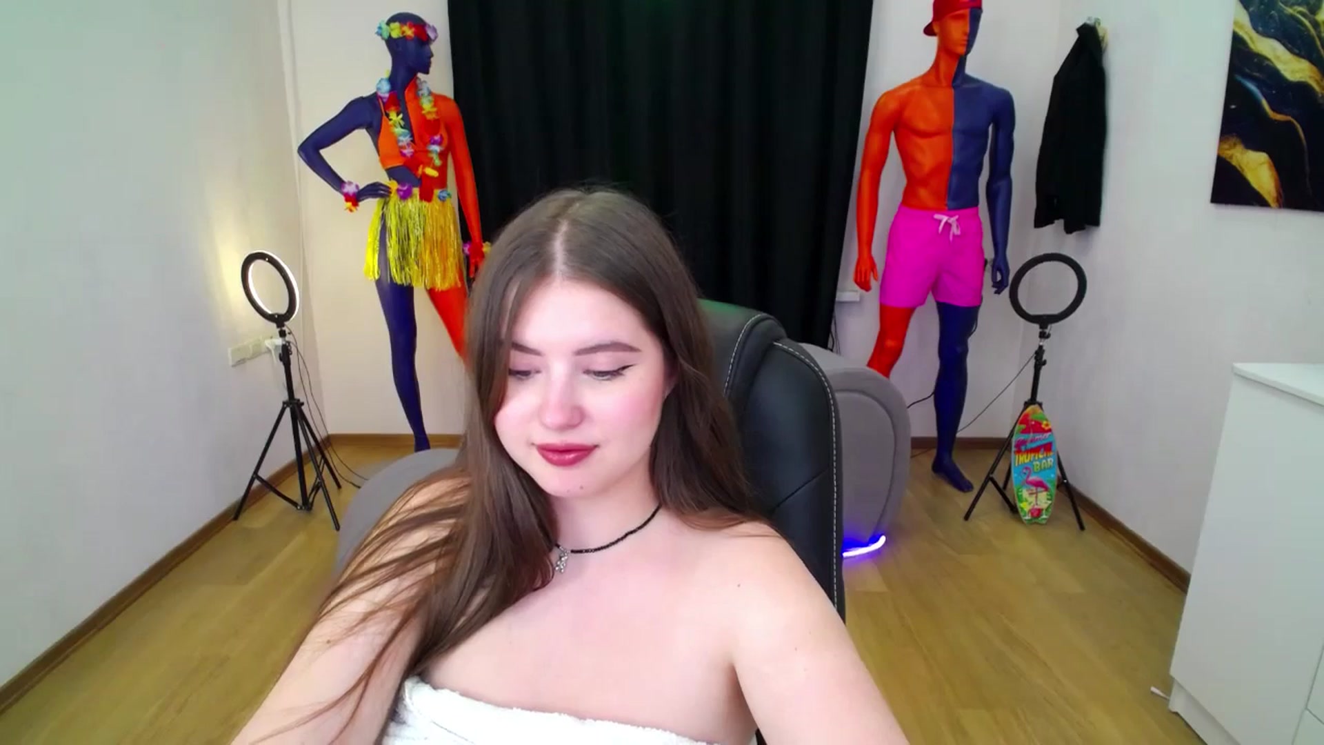 Gallery image thumbnail from AdmireMyEyes's myfreecams stream on, 09/01/2024, 01:01 image 9 of 20