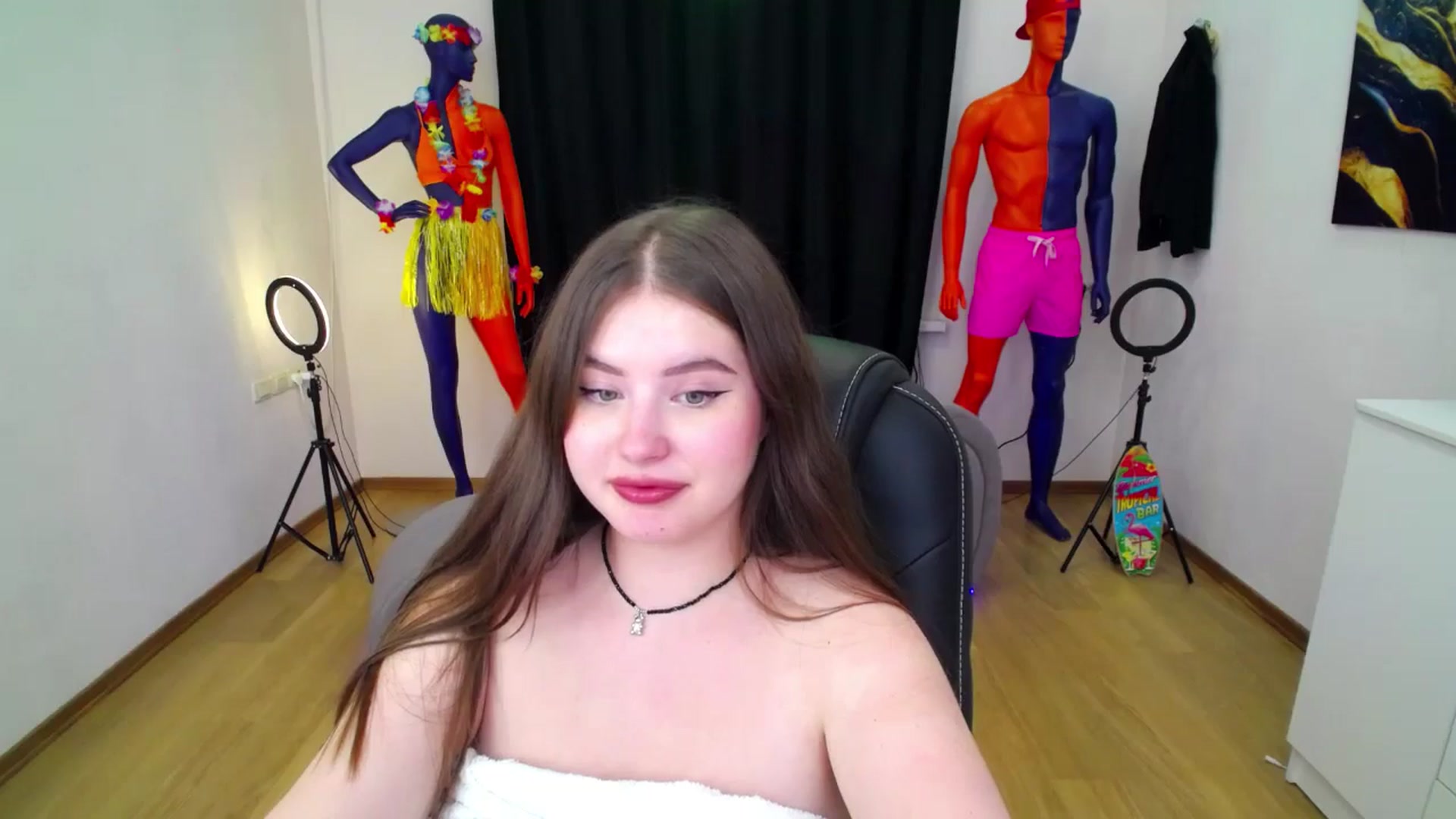 Gallery image thumbnail from AdmireMyEyes's myfreecams stream on, 09/01/2024, 01:01 image 17 of 20
