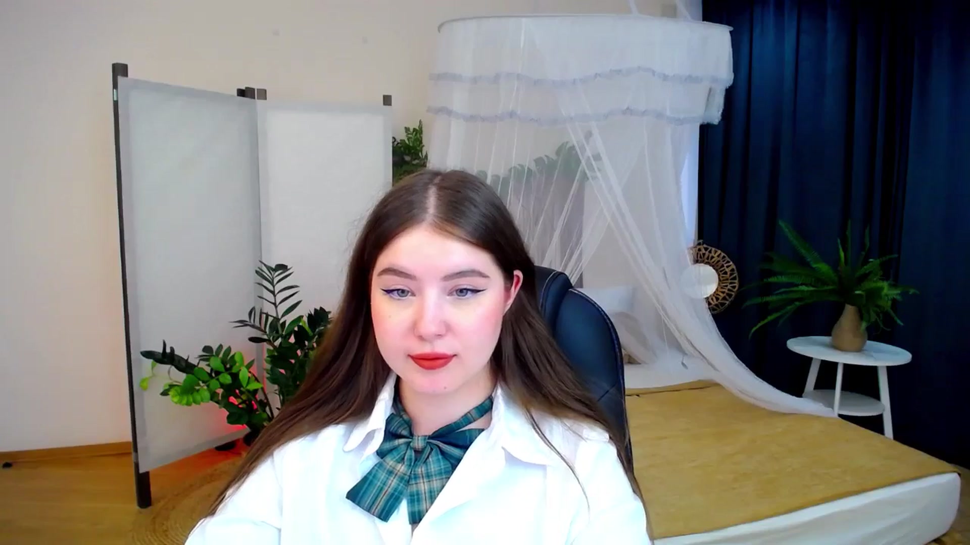 Gallery image thumbnail from AdmireMyEyes's myfreecams stream on, 09/04/2024, 07:08 image 13 of 20